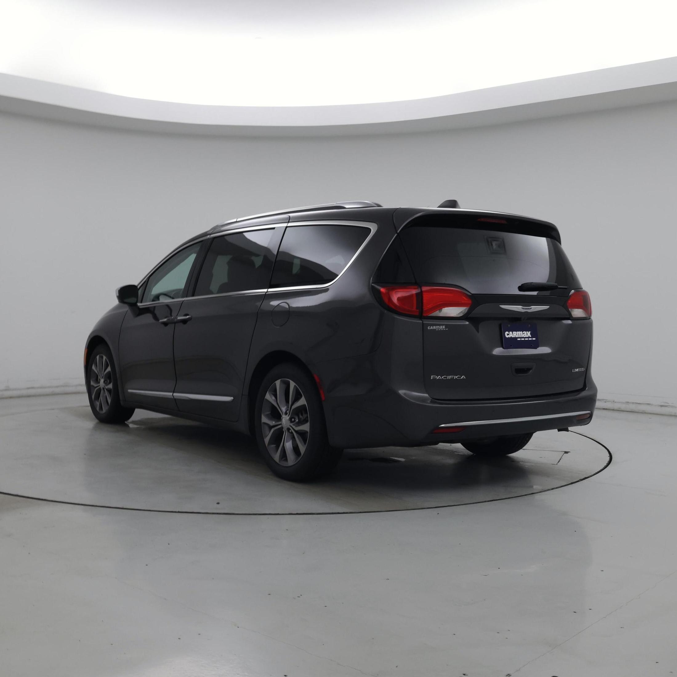 Thumbnail: 2019 Chrysler Pacifica - 2