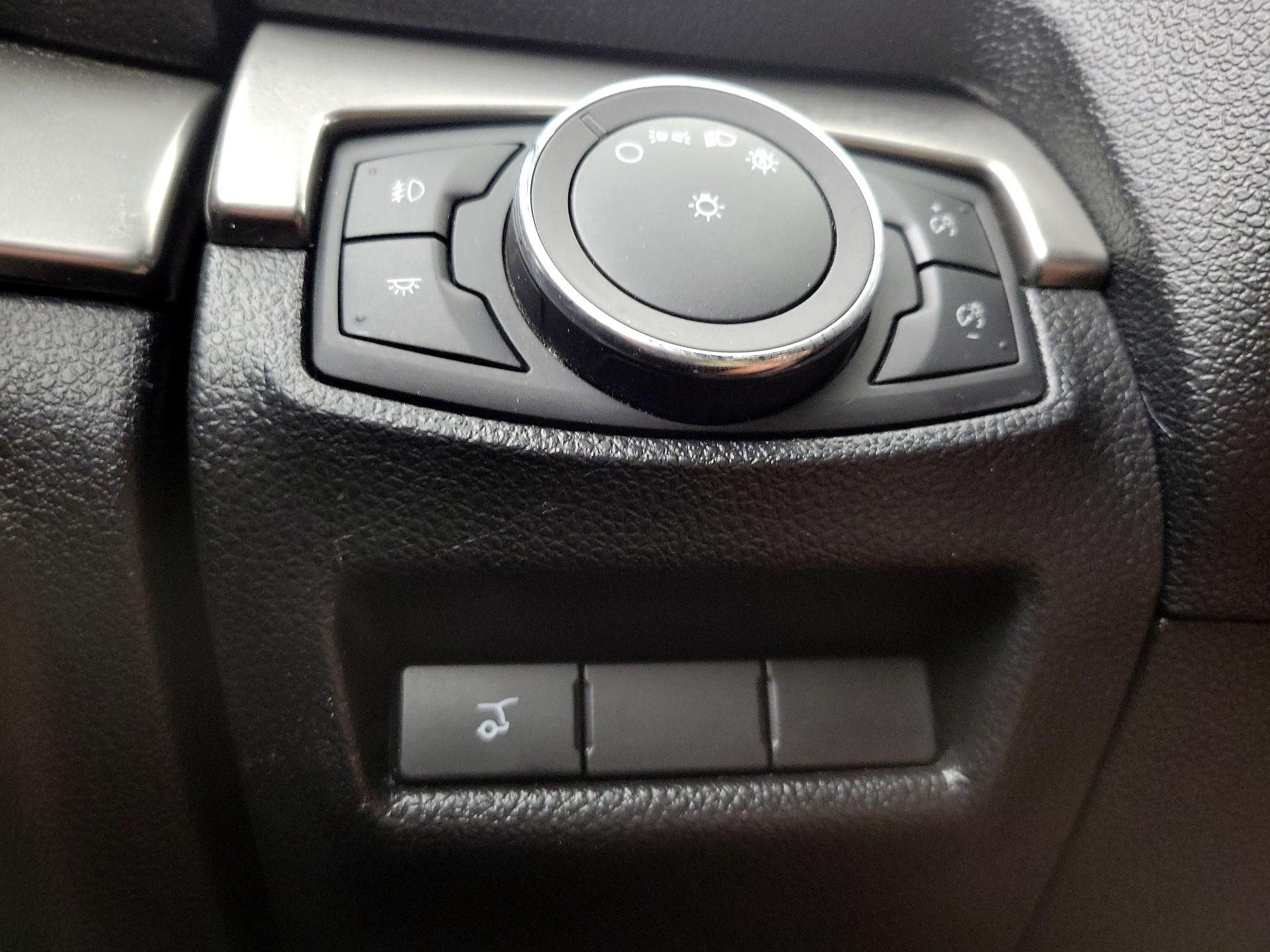 Thumbnail: 2019 Ford Explorer - 13