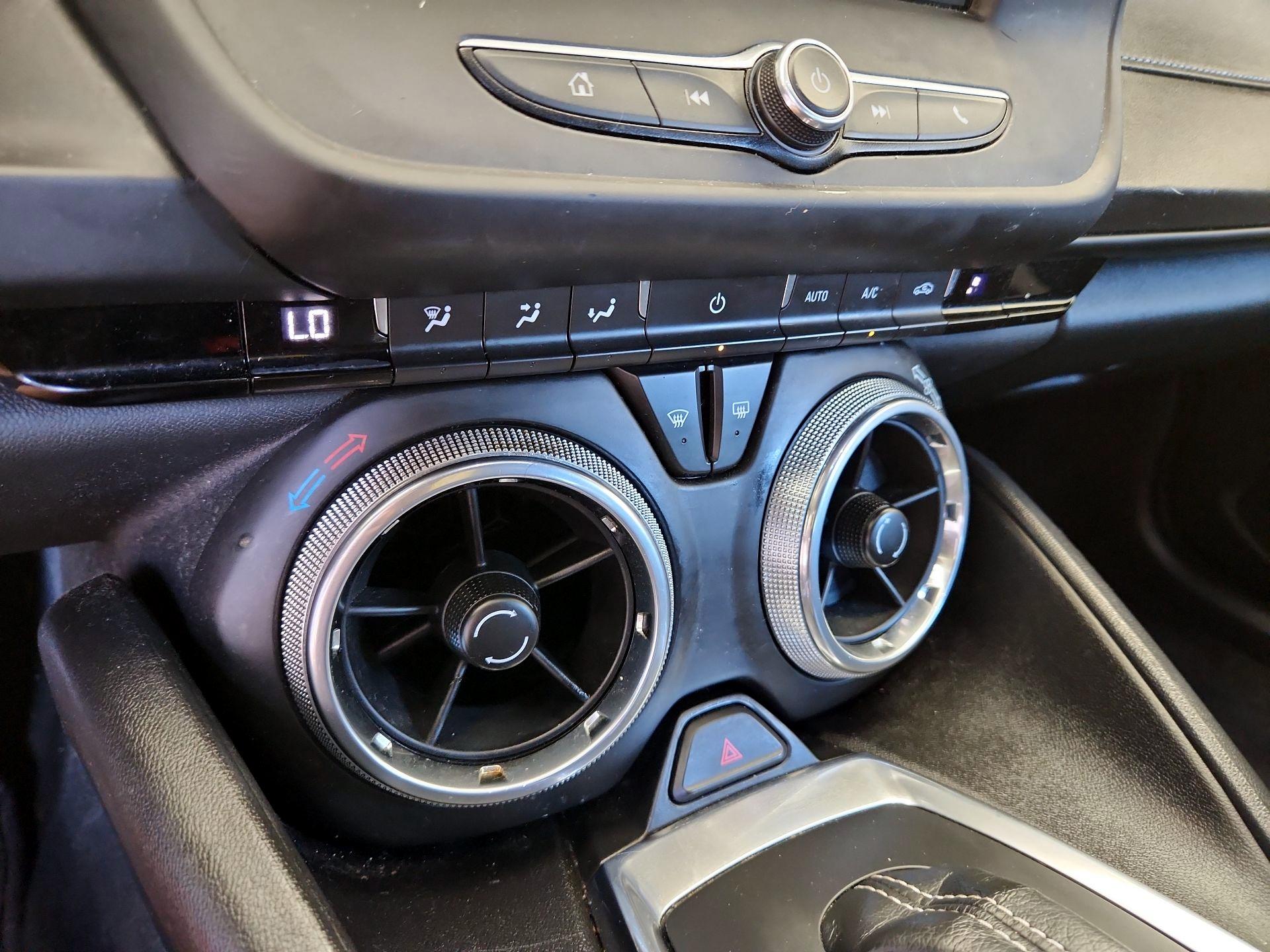 Thumbnail: 2019 Chevrolet Camaro - 15