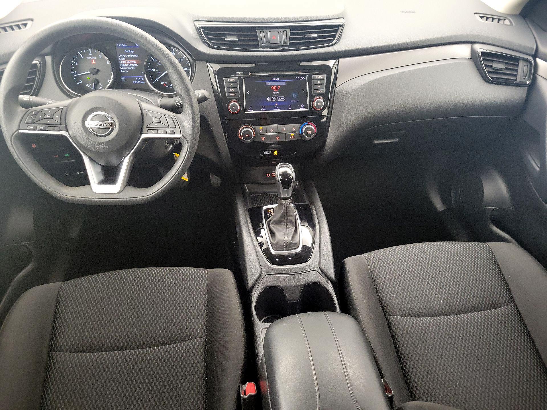 Thumbnail: 2020 Nissan Rogue Sport - 9