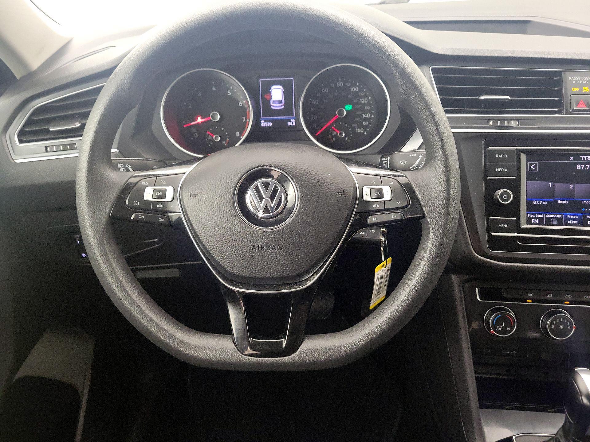 Thumbnail: 2021 Volkswagen Tiguan - 10