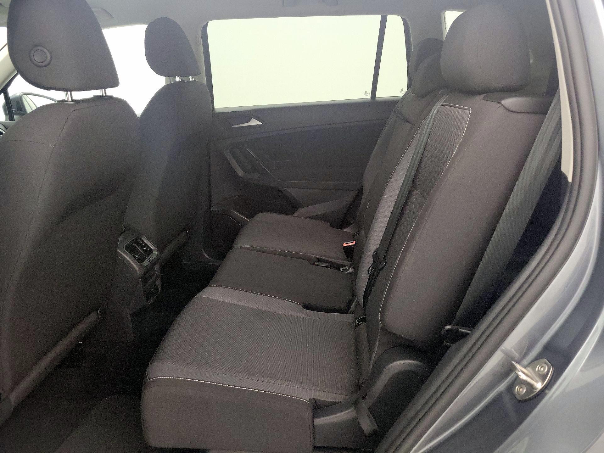 Thumbnail: 2021 Volkswagen Tiguan - 19