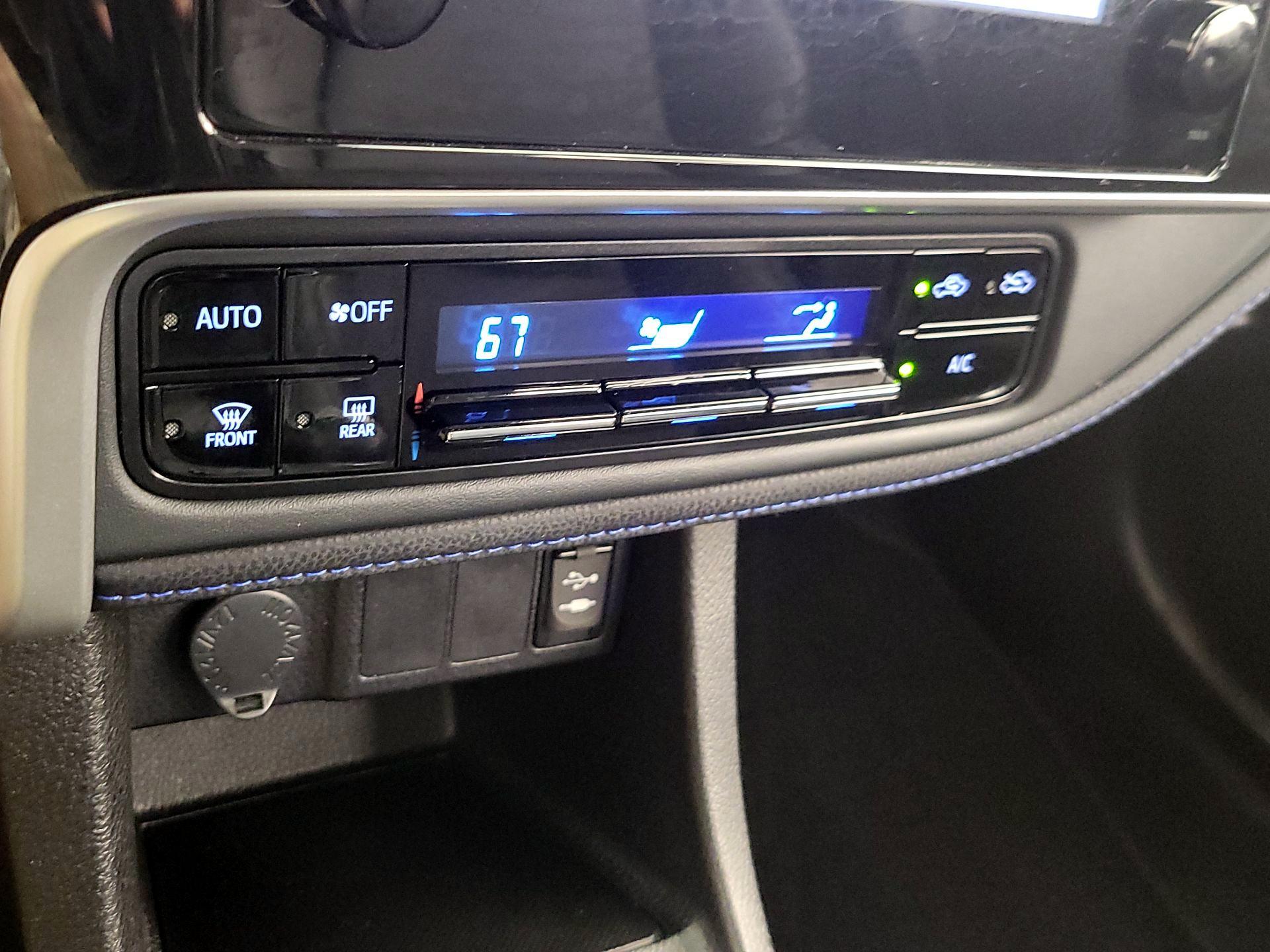 Thumbnail: 2019 Toyota Corolla - 16