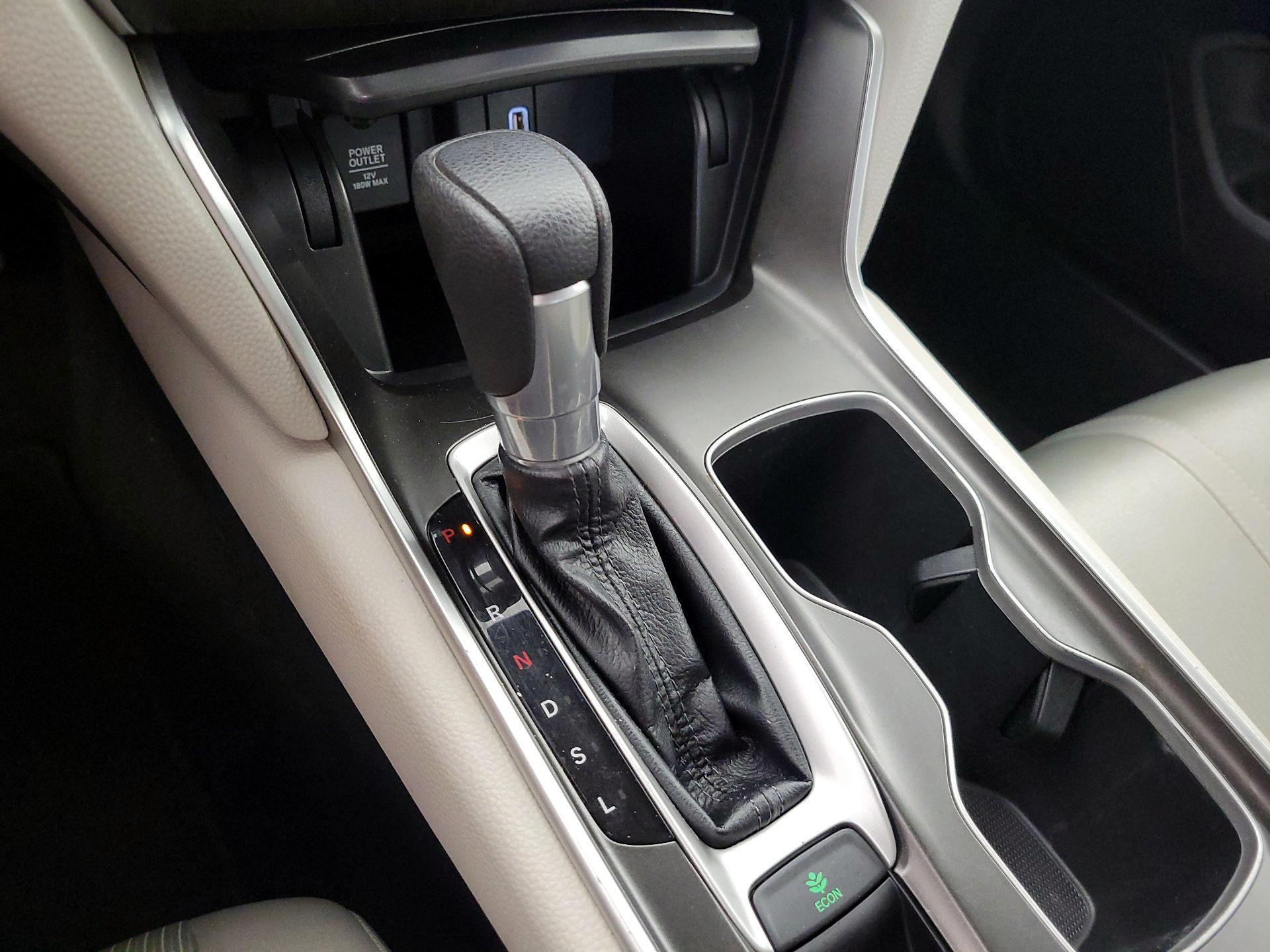 Thumbnail: 2019 Honda Accord - 17