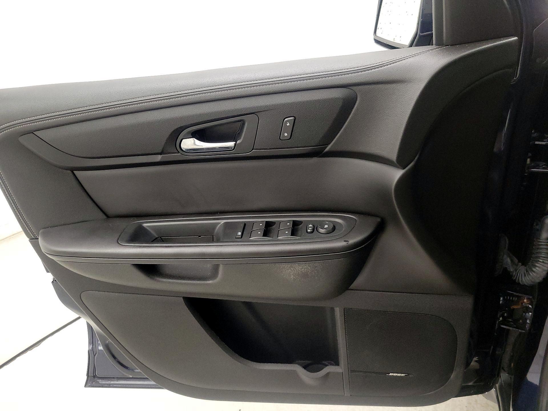 Thumbnail: 2015 Chevrolet Traverse - 12