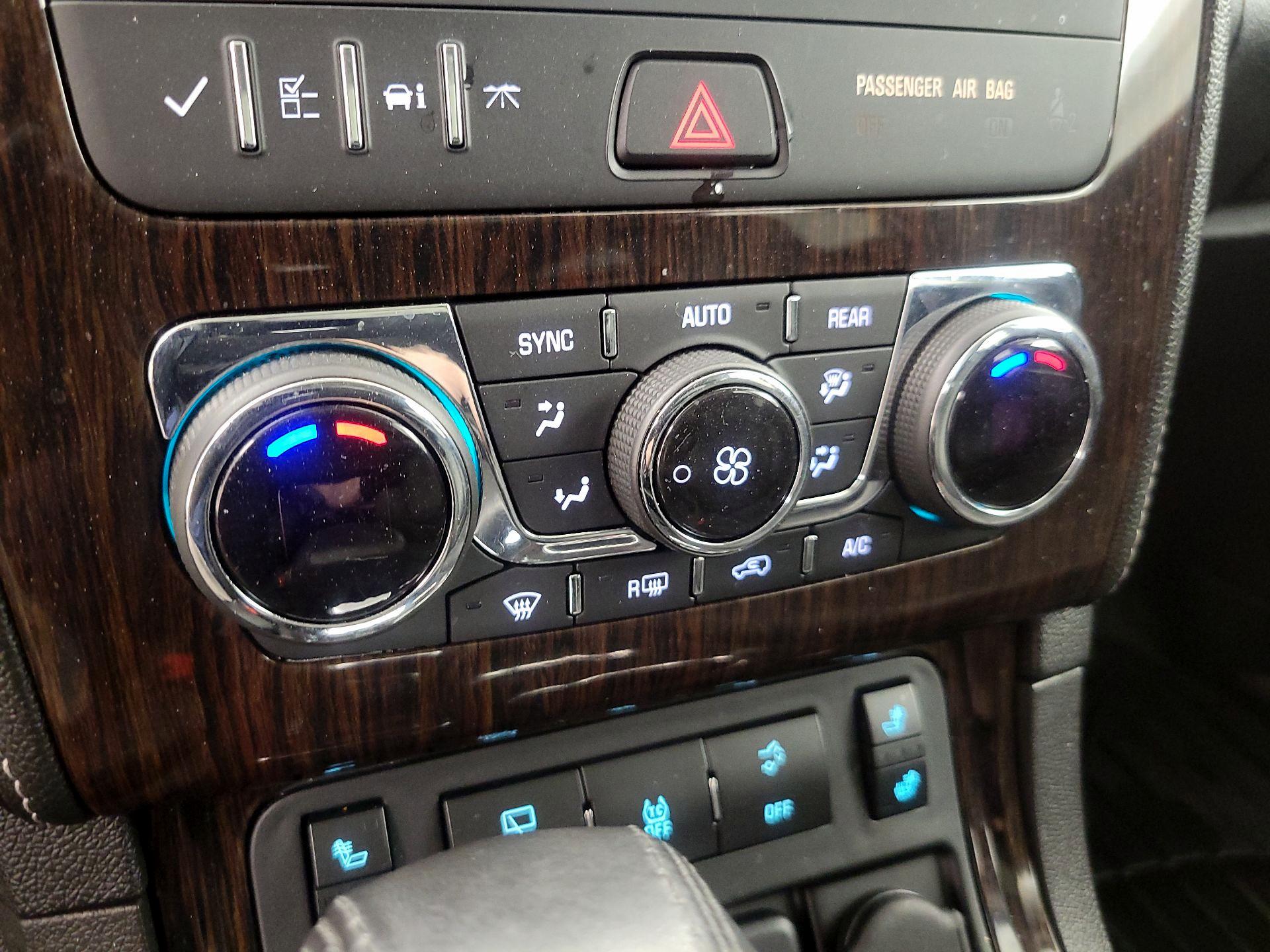 Thumbnail: 2015 Chevrolet Traverse - 17