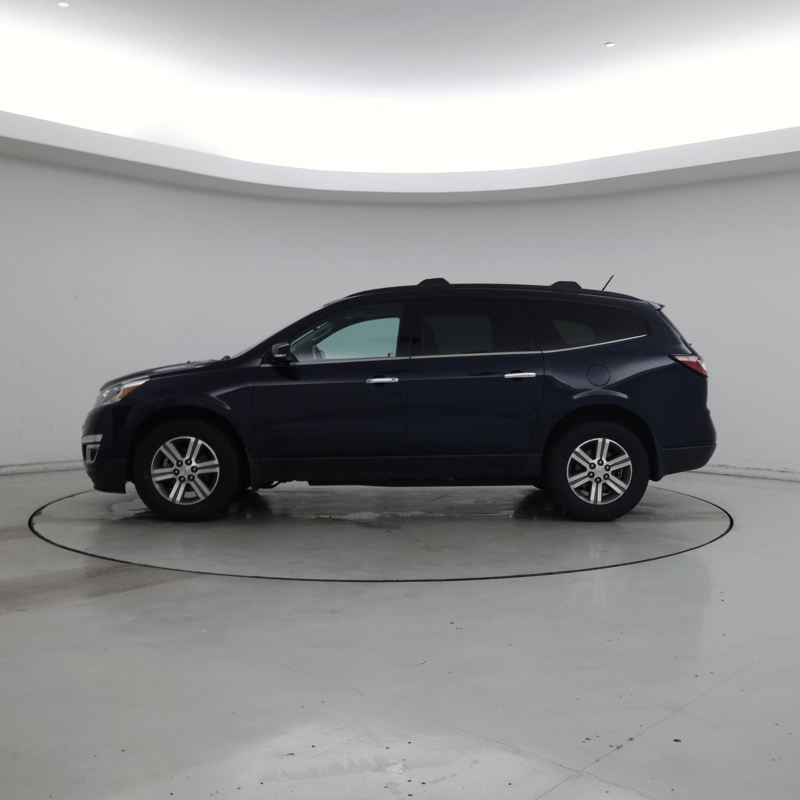 Thumbnail: 2015 Chevrolet Traverse - 3