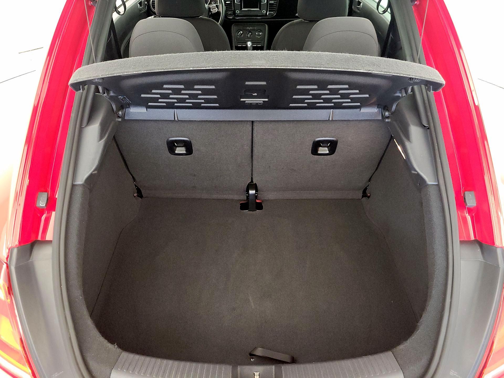 Thumbnail: 2018 Volkswagen Beetle - 19