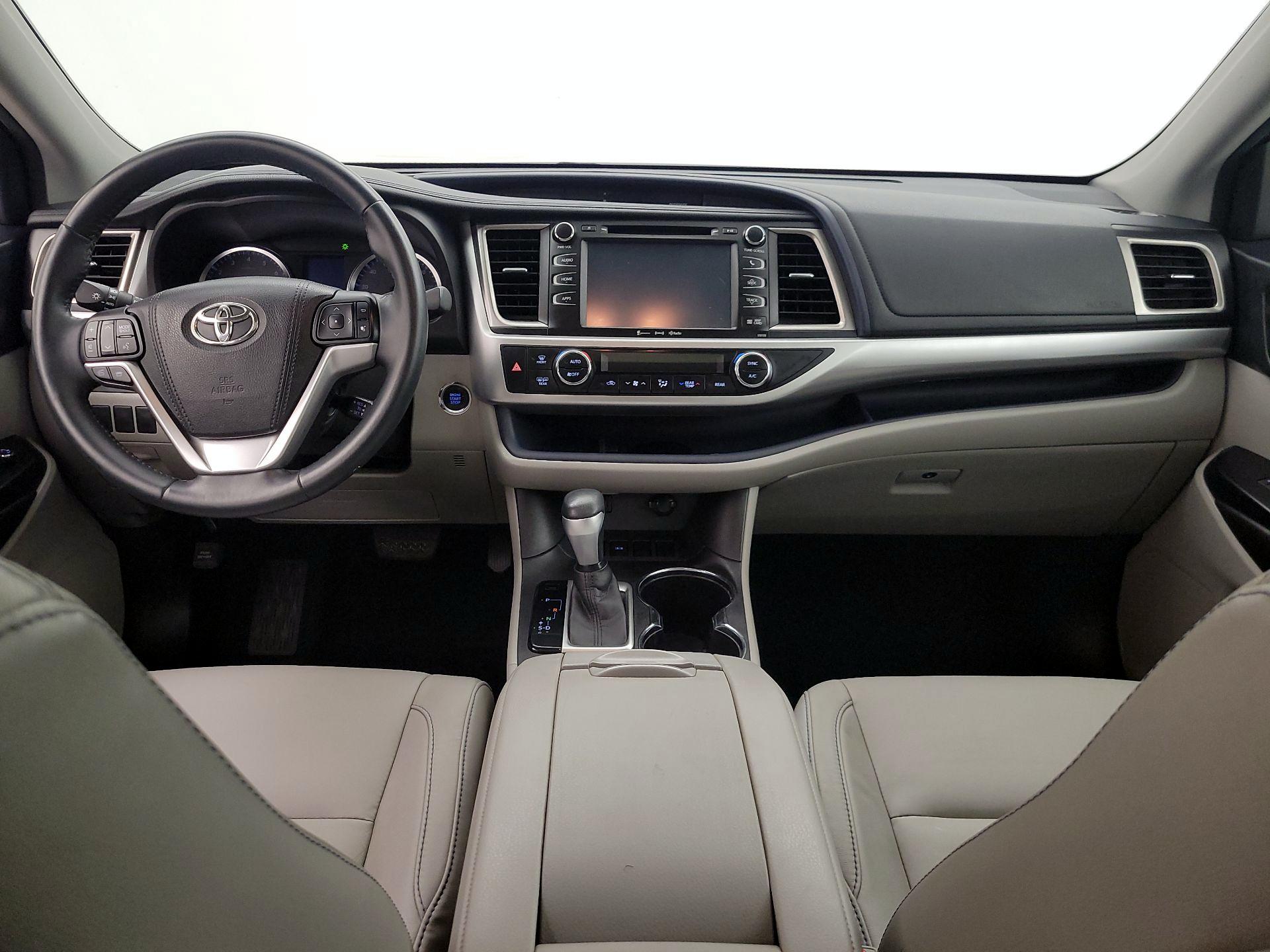 Thumbnail: 2016 Toyota Highlander - 9