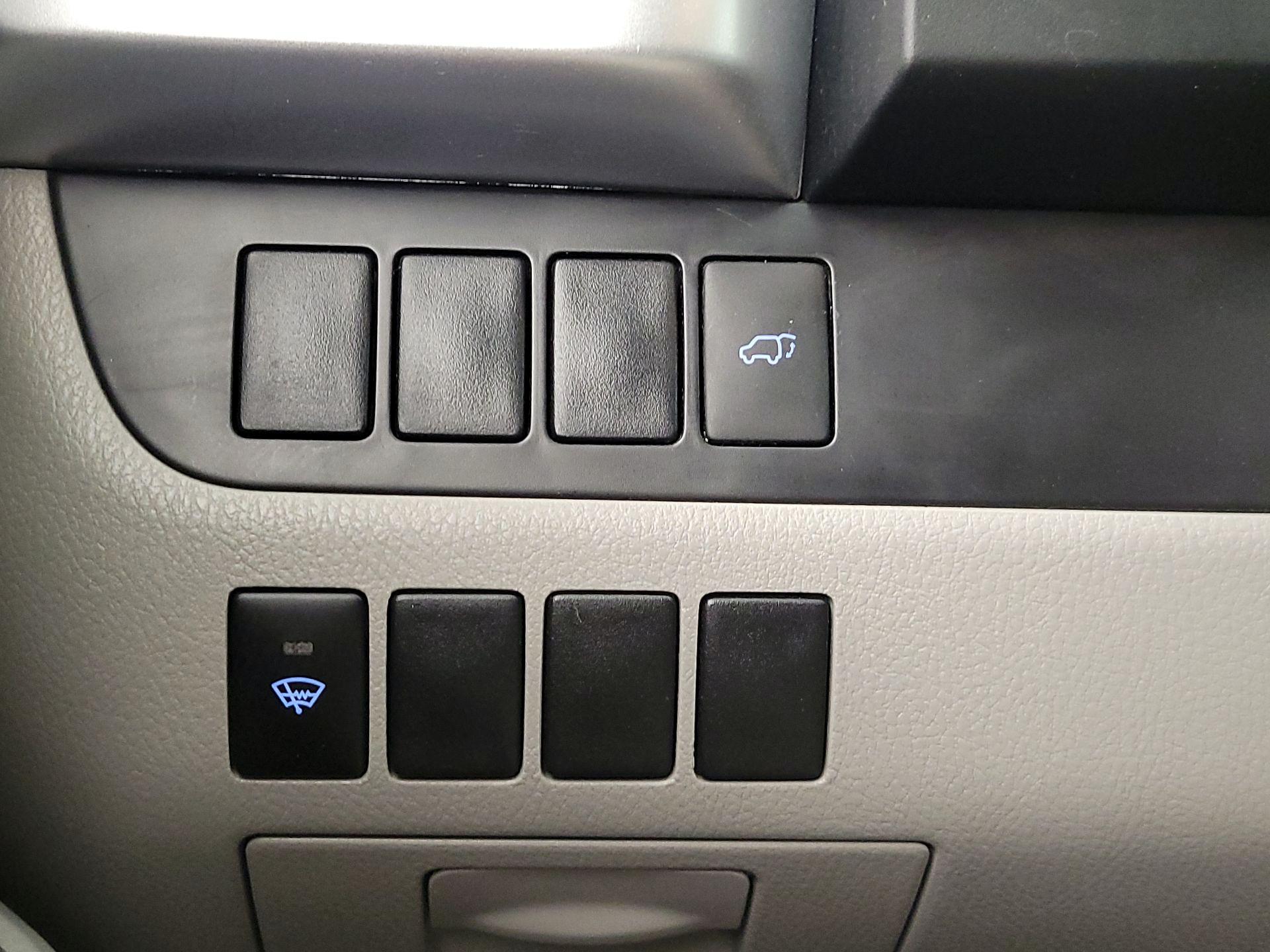 Thumbnail: 2016 Toyota Highlander - 13