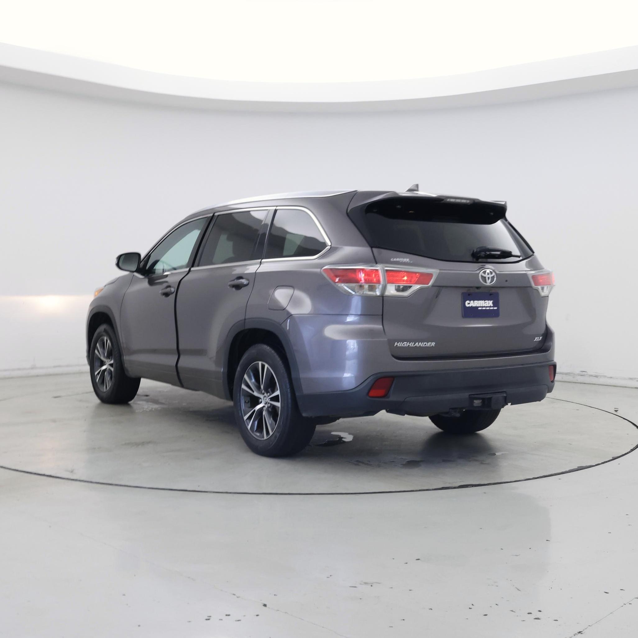 Thumbnail: 2016 Toyota Highlander - 2