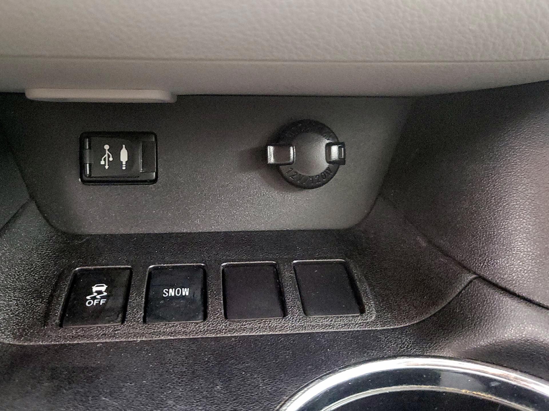 Thumbnail: 2016 Toyota Highlander - 19