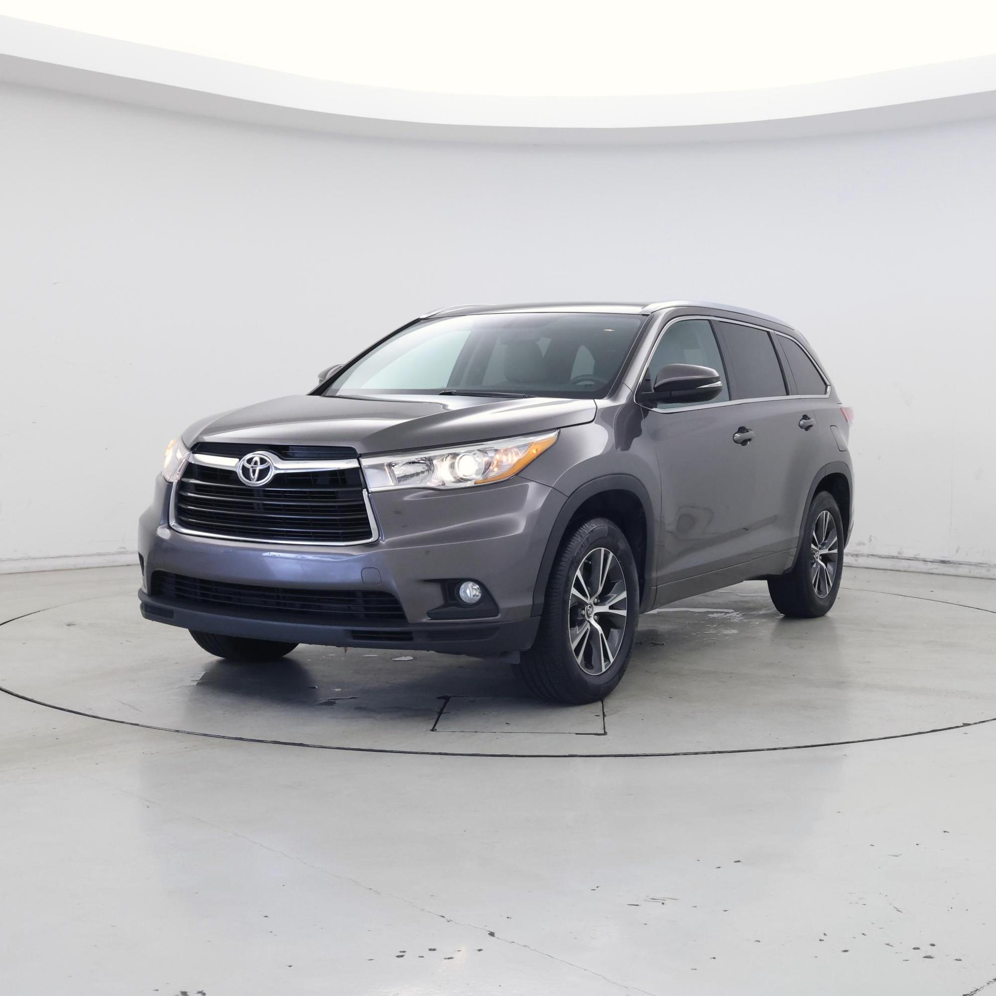 Thumbnail: 2016 Toyota Highlander - 4