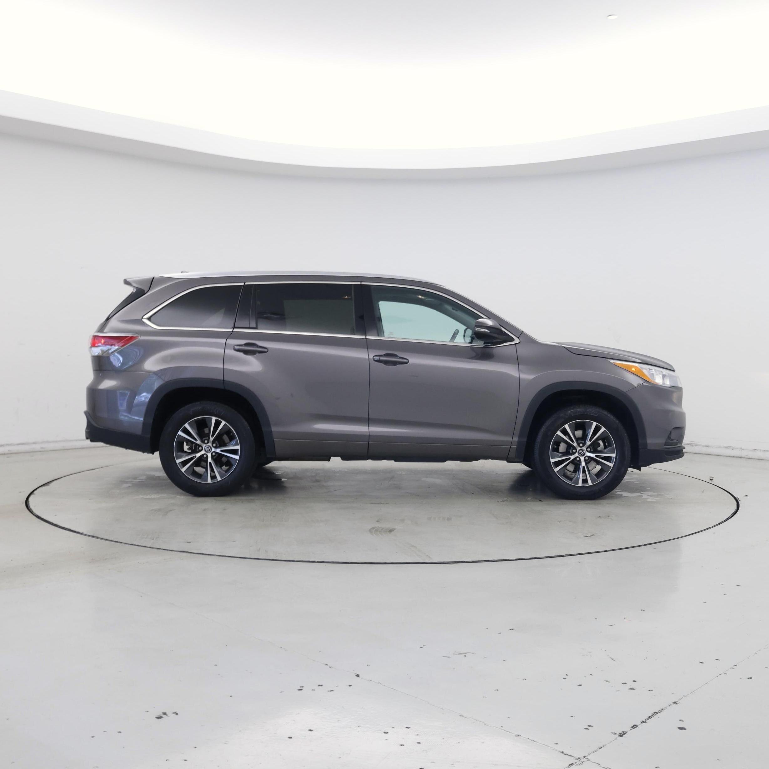 Thumbnail: 2016 Toyota Highlander - 7