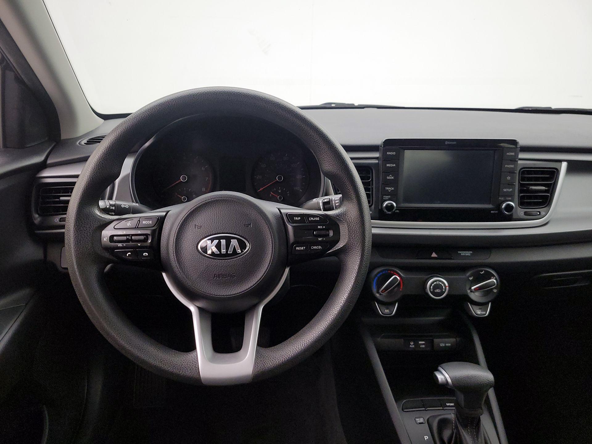 Thumbnail: 2020 Kia Rio - 10