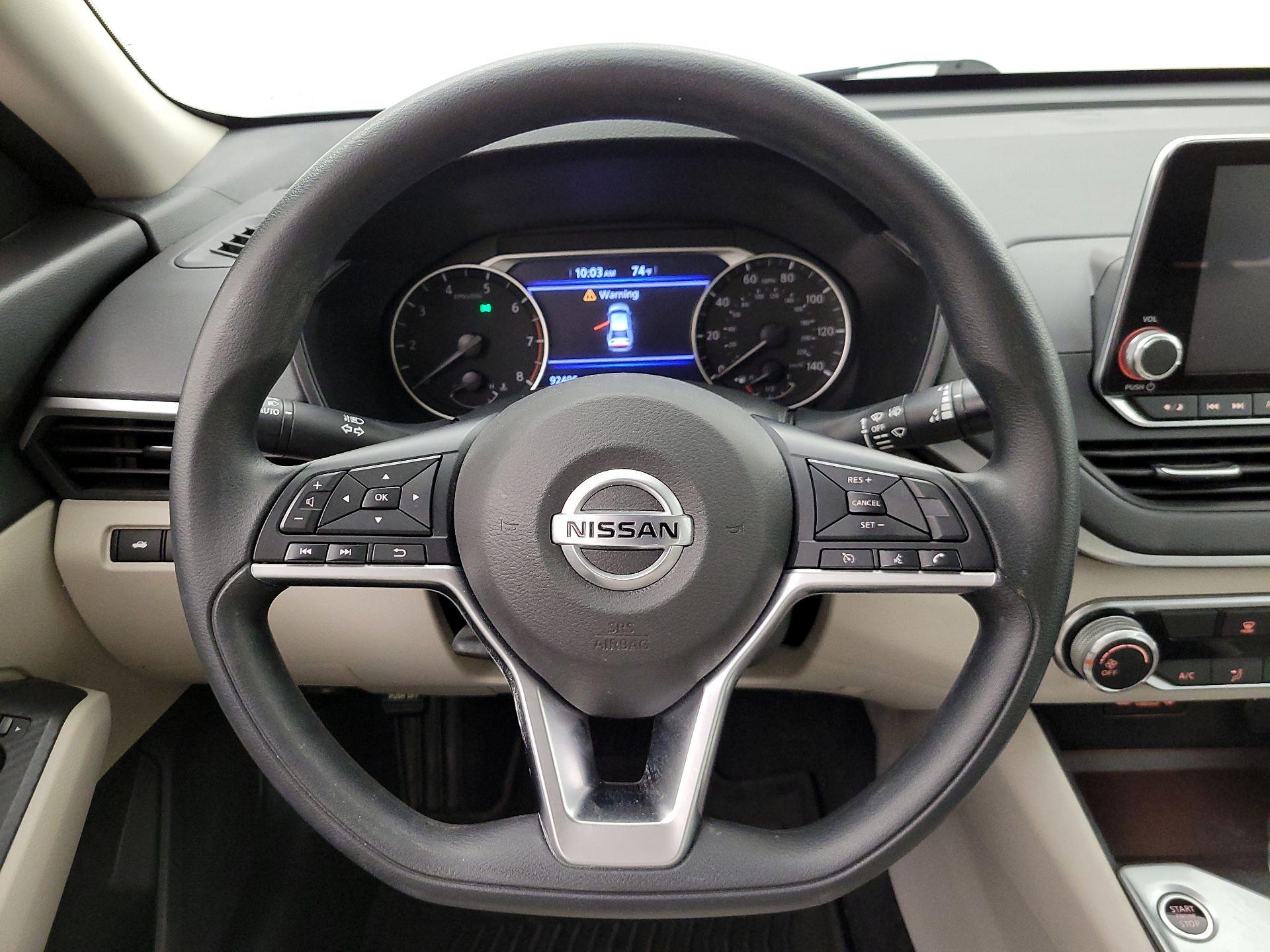 Thumbnail: 2019 Nissan Altima - 10