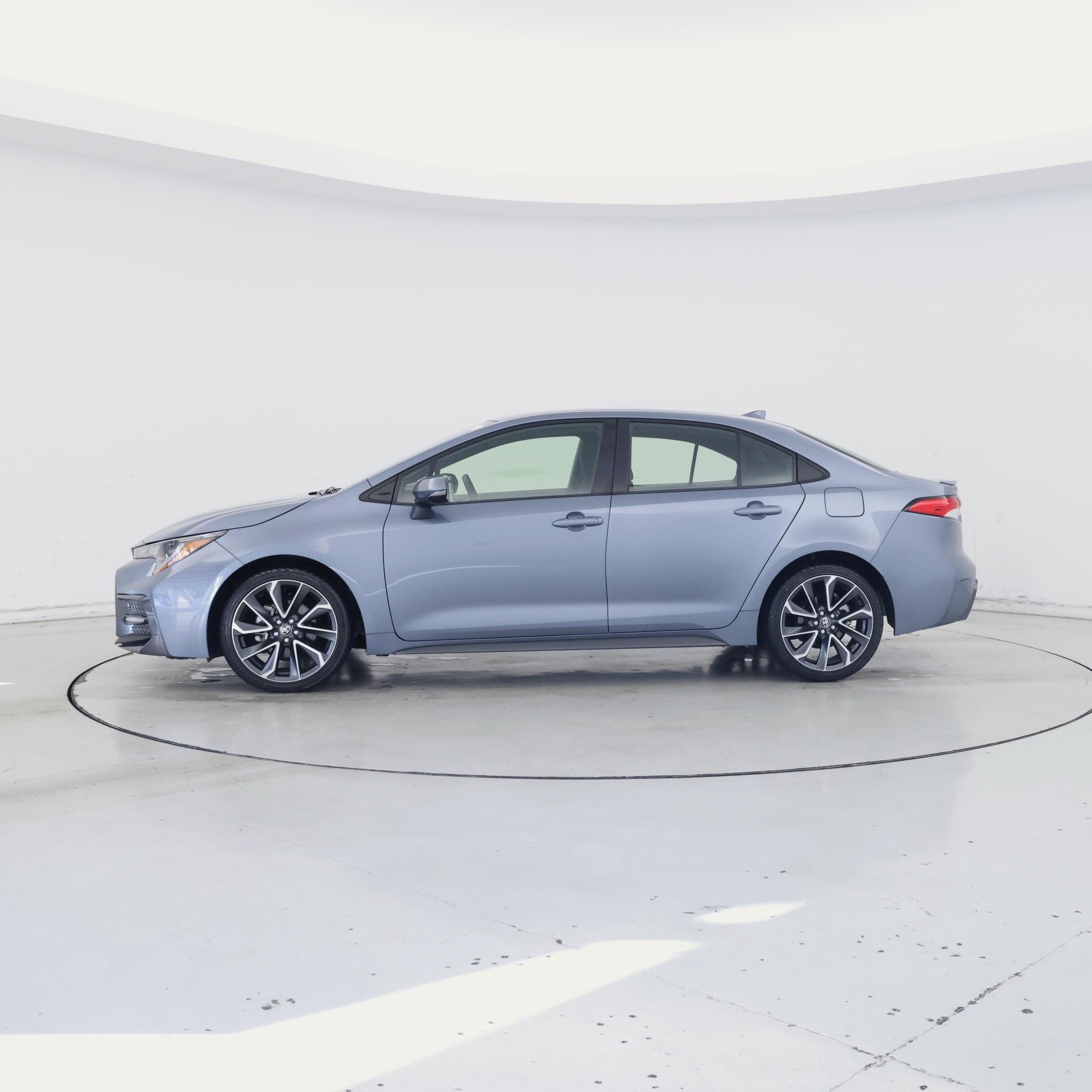 Thumbnail: 2021 Toyota Corolla - 3