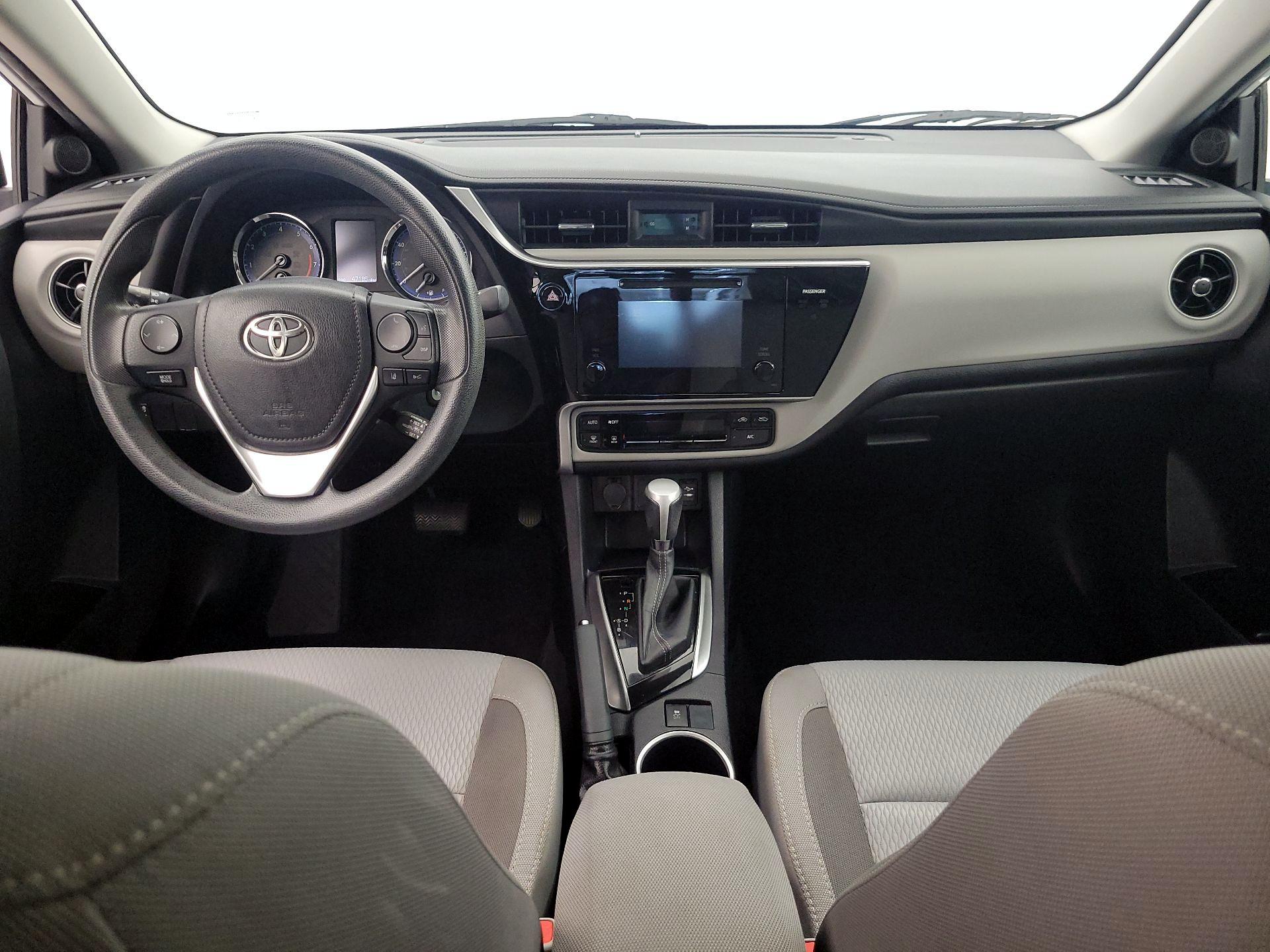 Thumbnail: 2017 Toyota Corolla - 9
