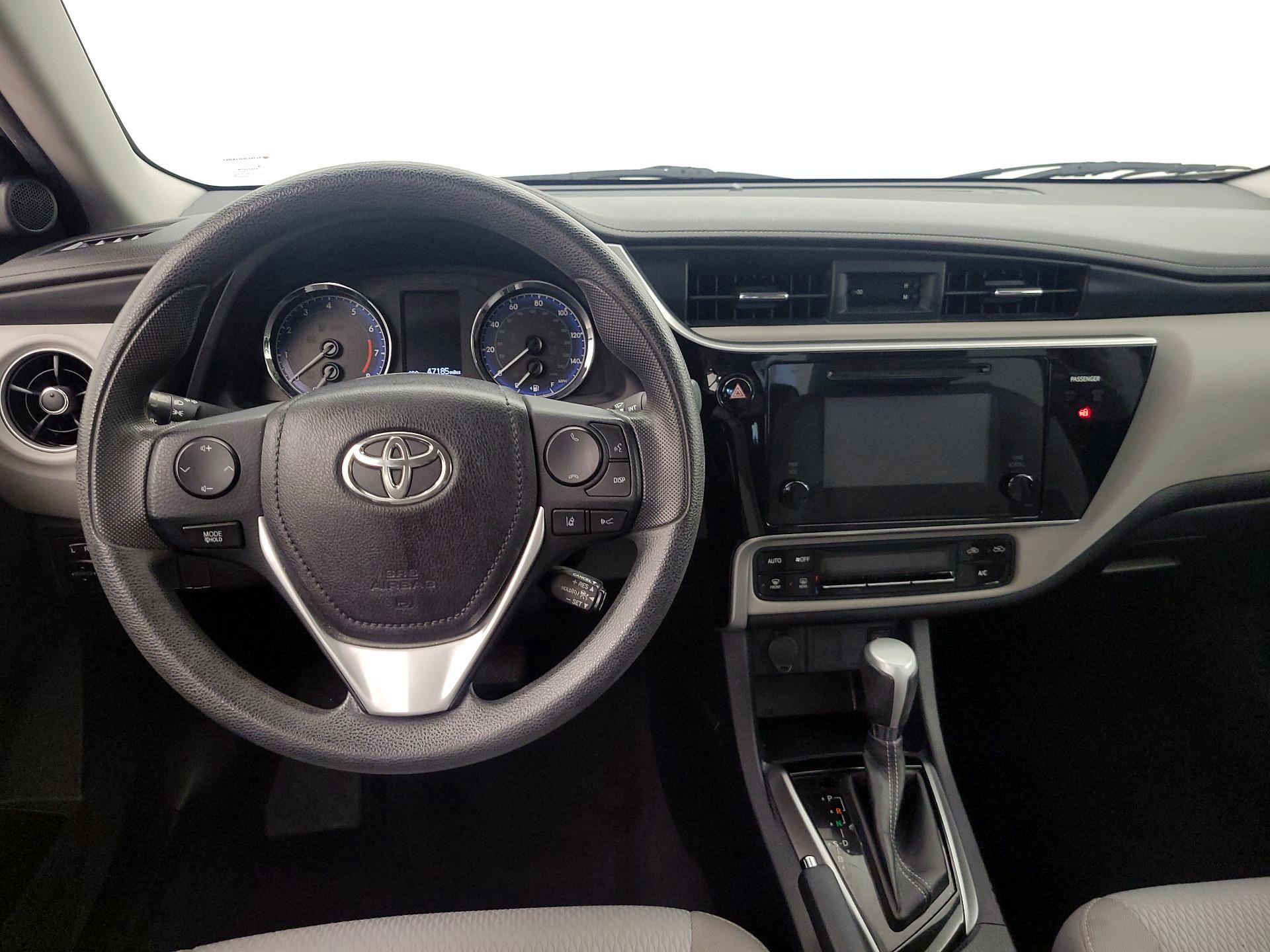 Thumbnail: 2017 Toyota Corolla - 10