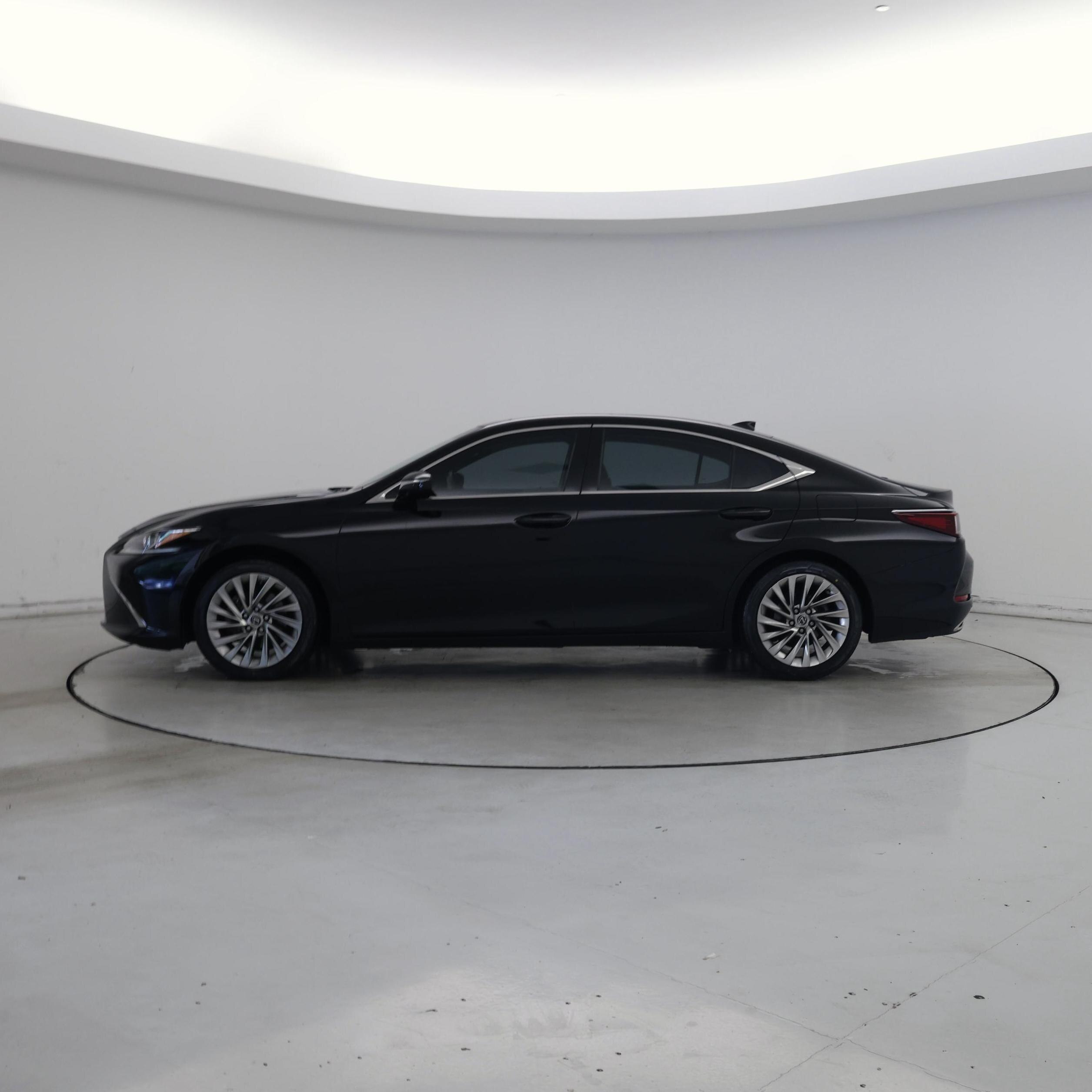 Thumbnail: 2020 Lexus ES - 3