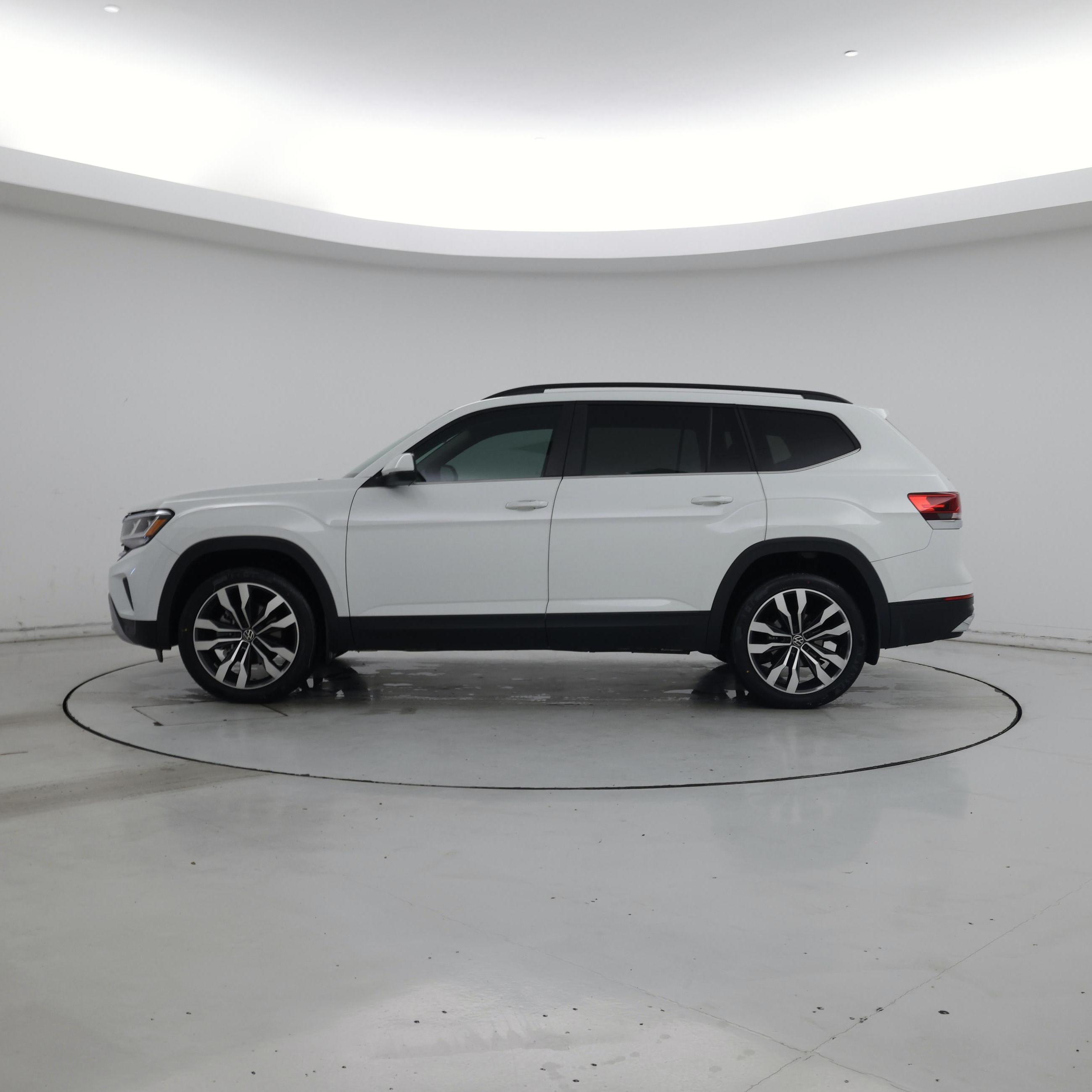 Thumbnail: 2022 Volkswagen Atlas - 3