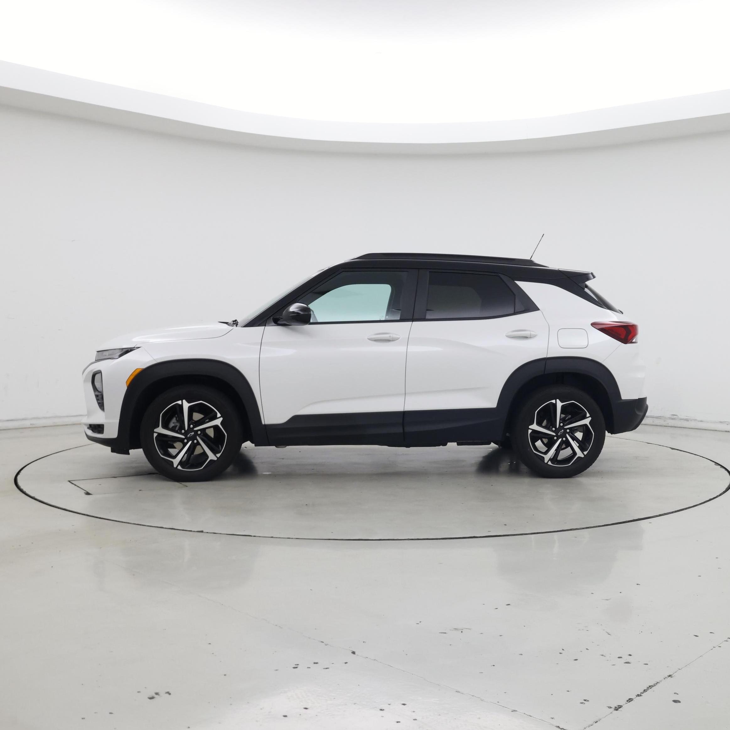 Thumbnail: 2023 Chevrolet TrailBlazer - 3