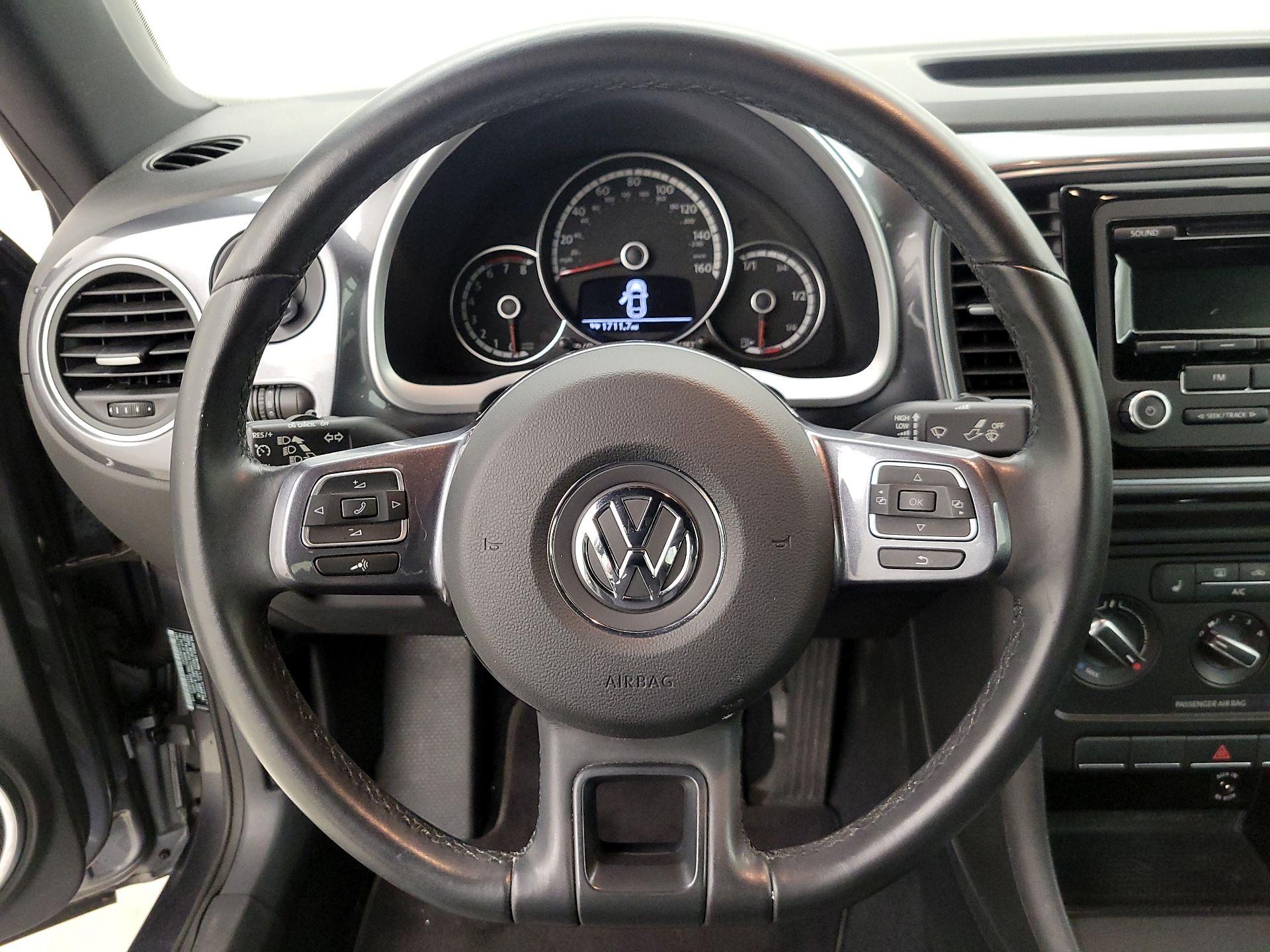Thumbnail: 2014 Volkswagen Beetle - 10