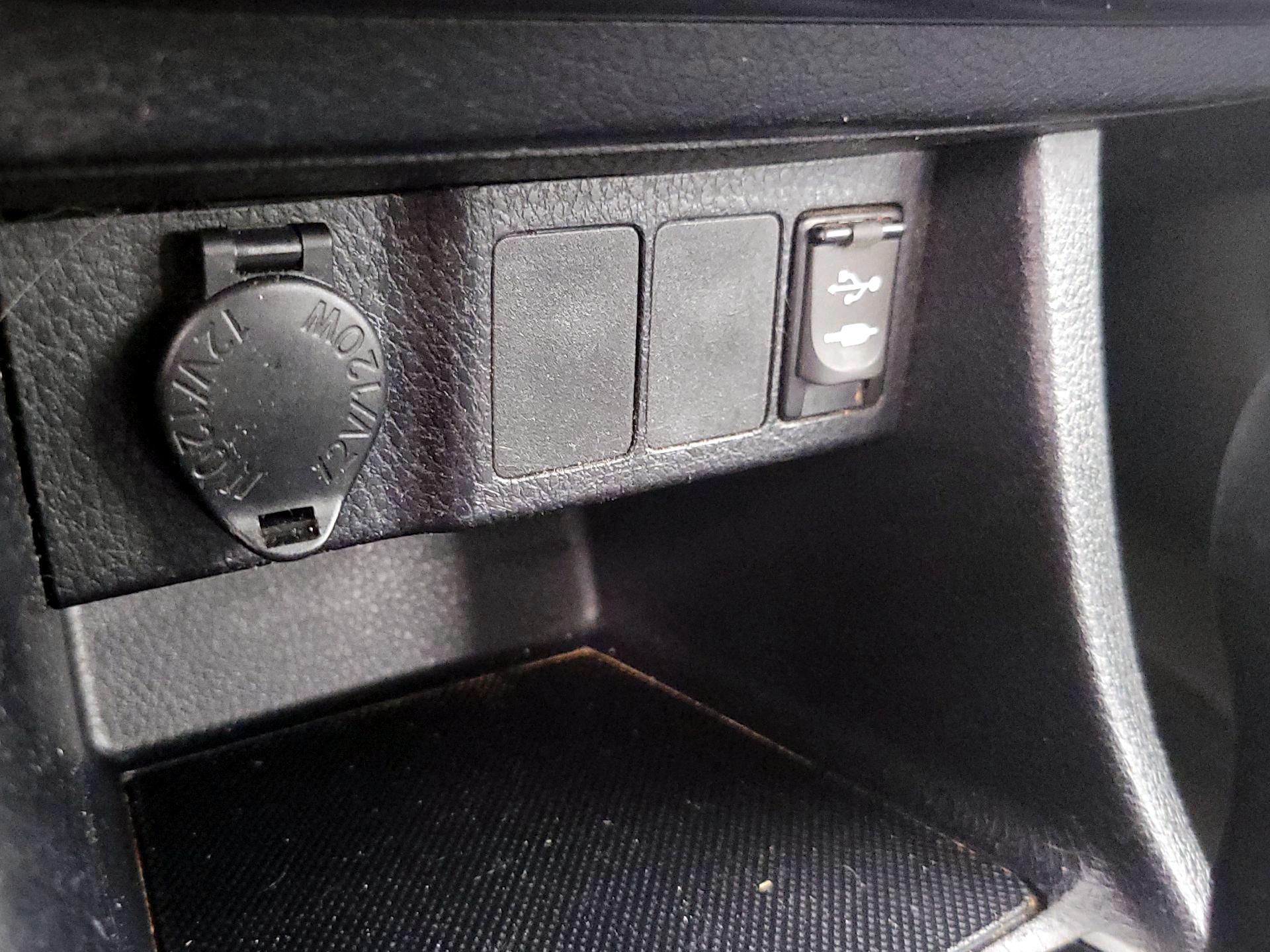 Thumbnail: 2014 Toyota Corolla - 17