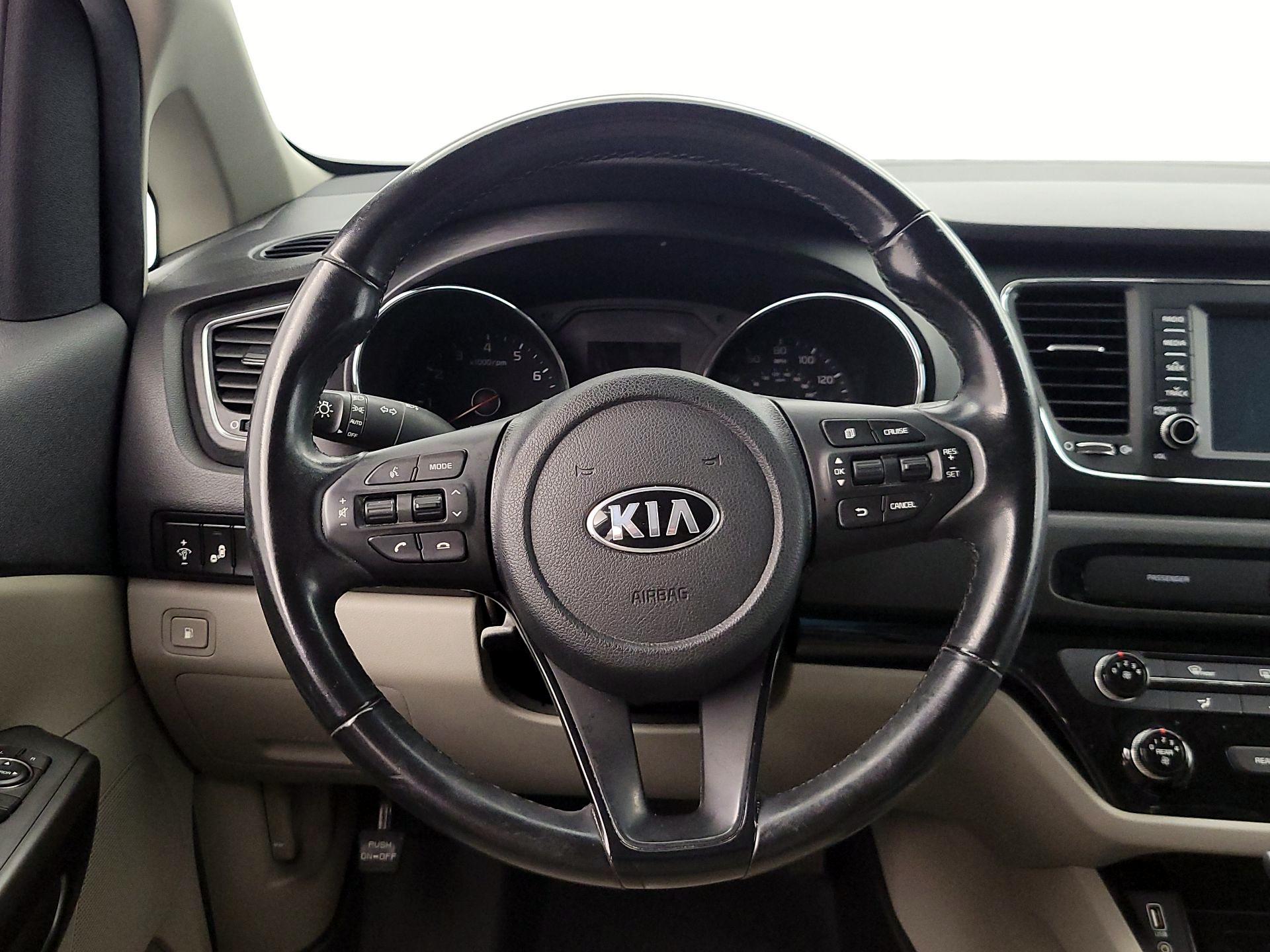 Thumbnail: 2020 Kia Sedona - 10