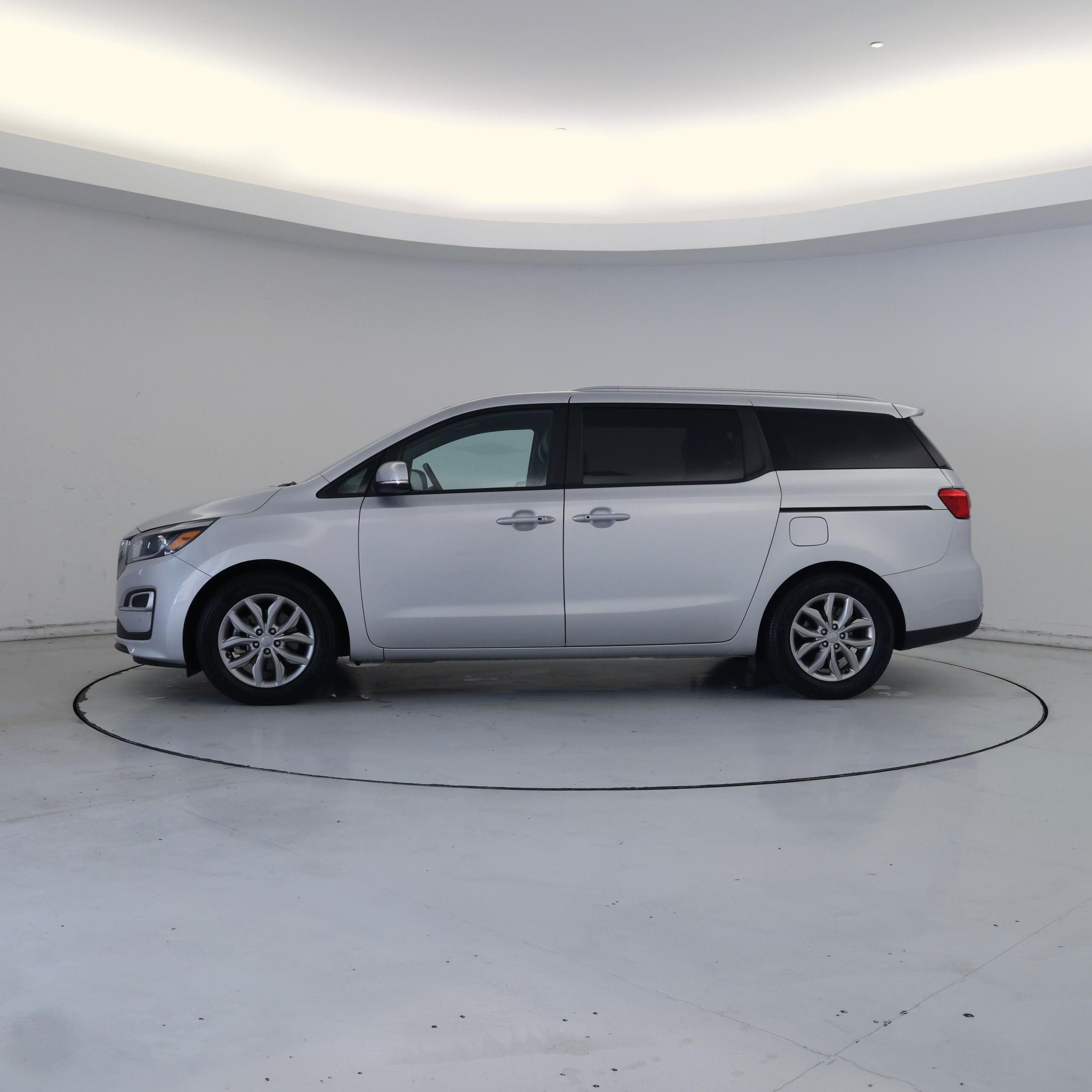 Thumbnail: 2020 Kia Sedona - 3