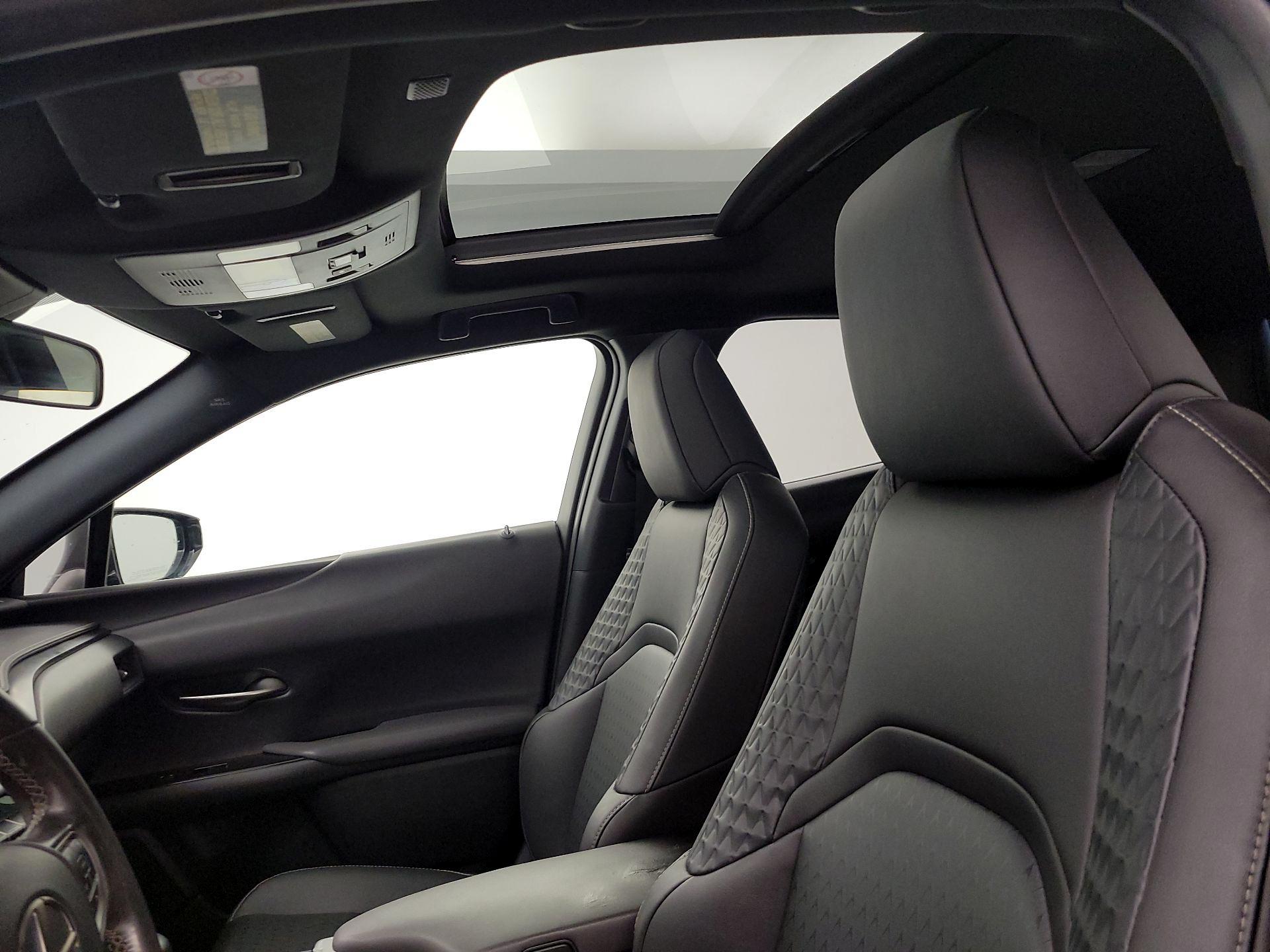 Thumbnail: 2020 Lexus UX - 18