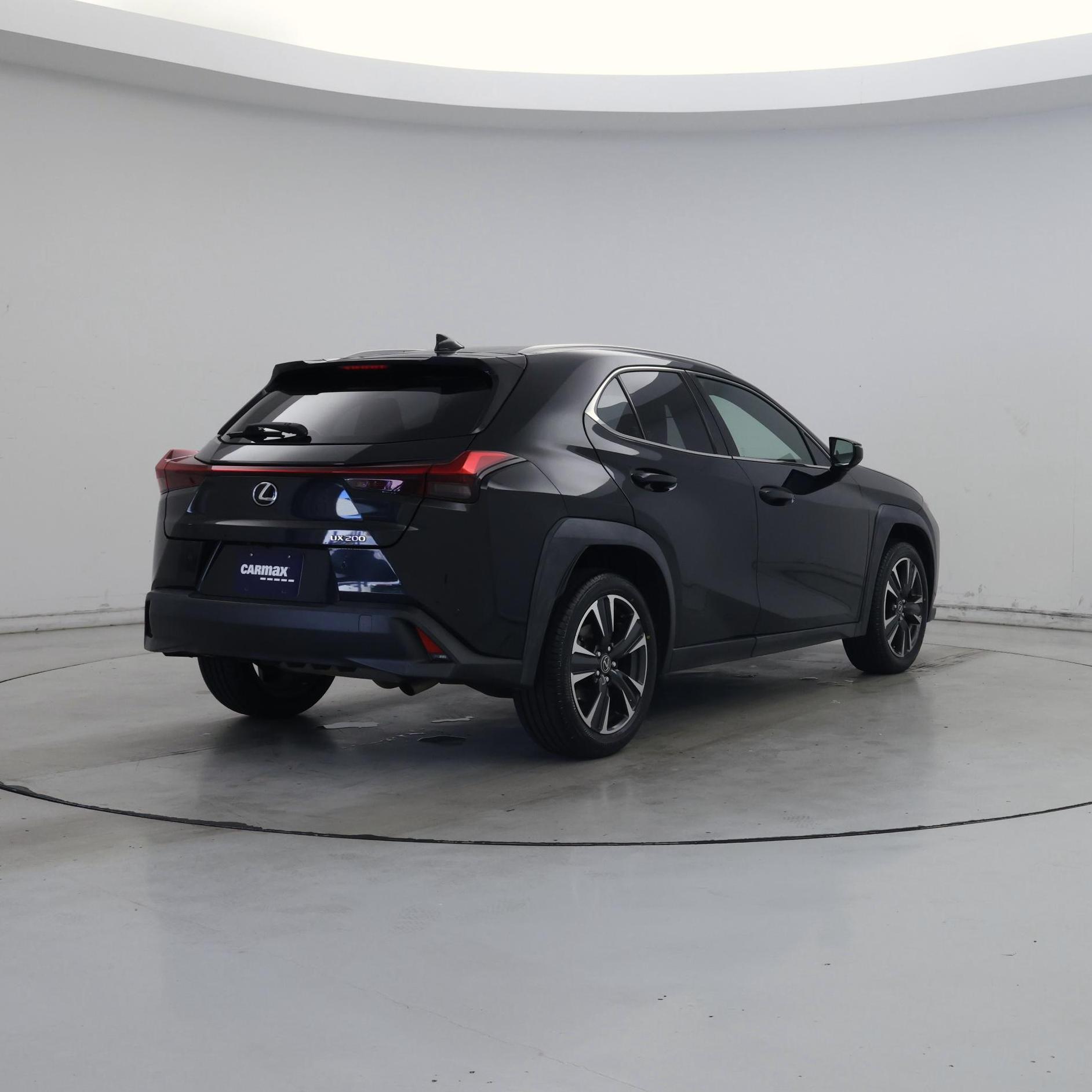 Thumbnail: 2020 Lexus UX - 8