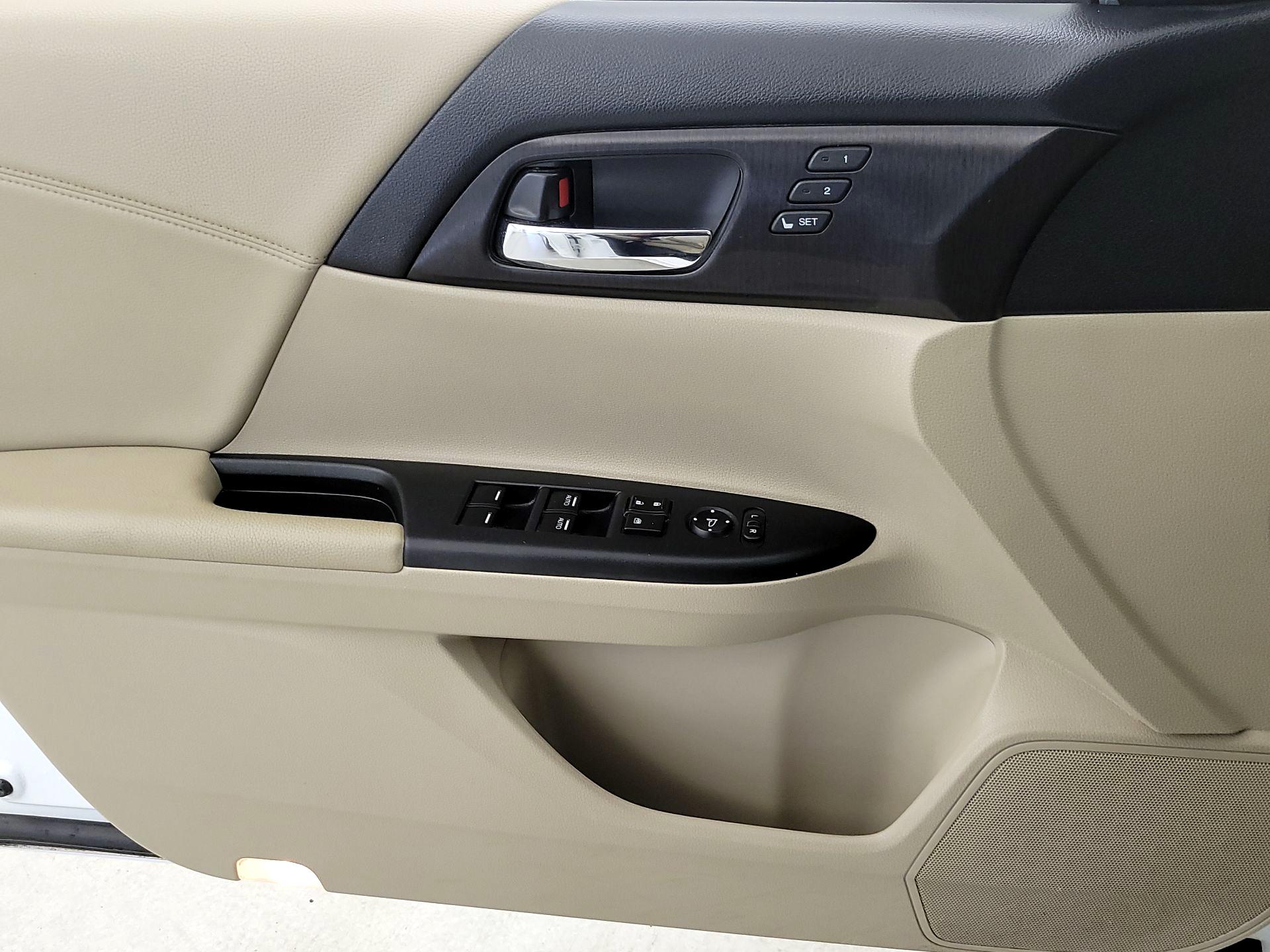 Thumbnail: 2013 Honda Accord - 12