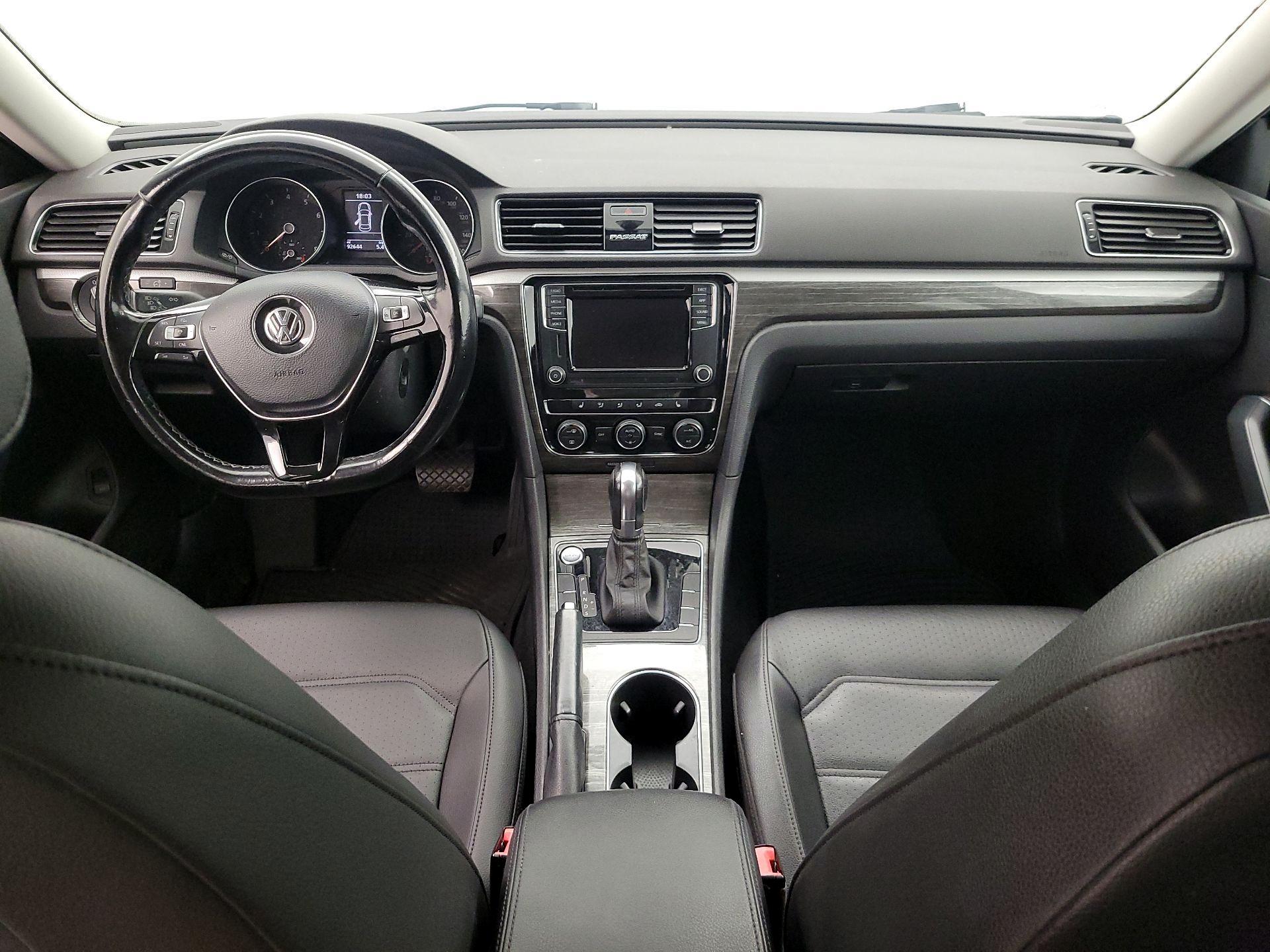 Thumbnail: 2018 Volkswagen Passat - 9