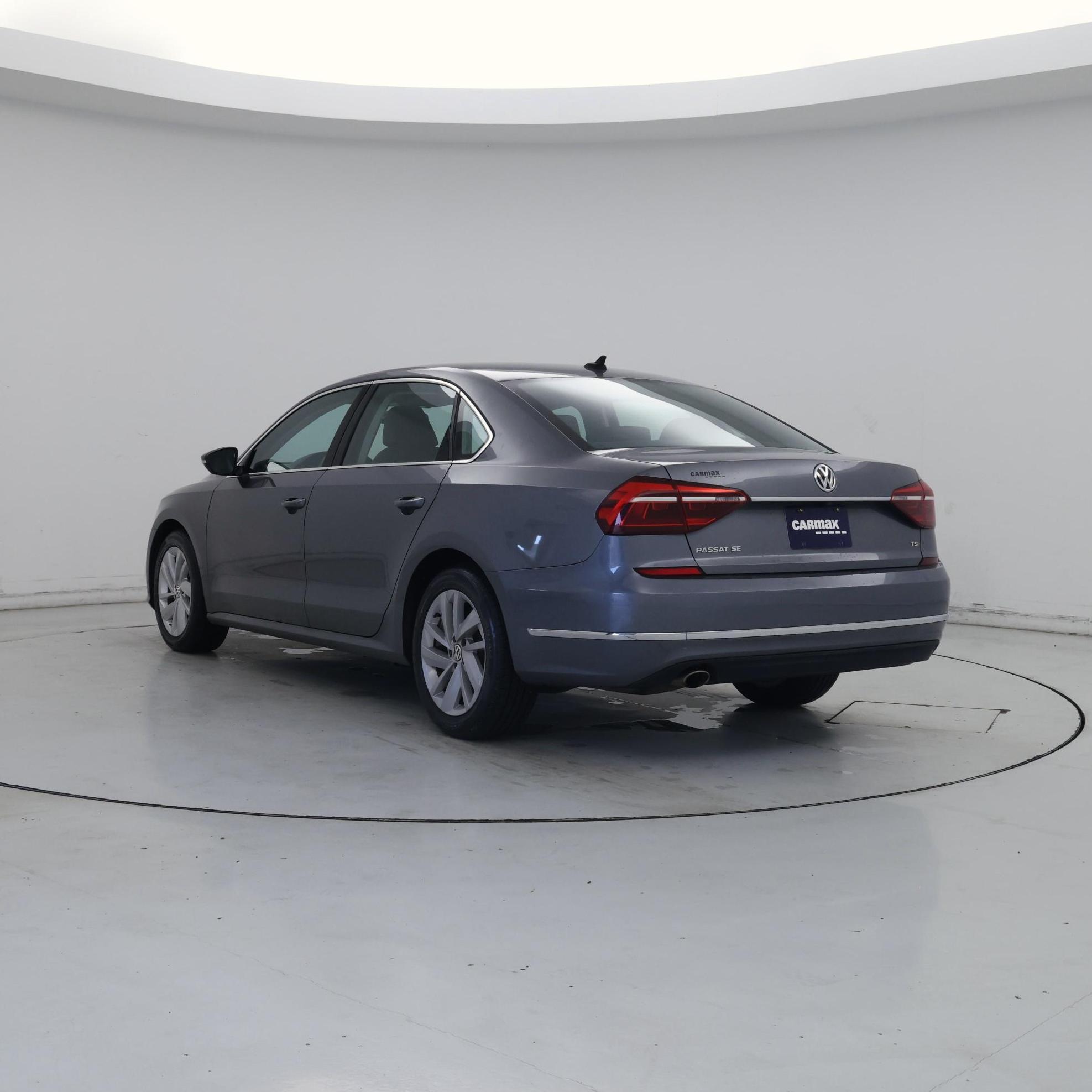 Thumbnail: 2018 Volkswagen Passat - 2