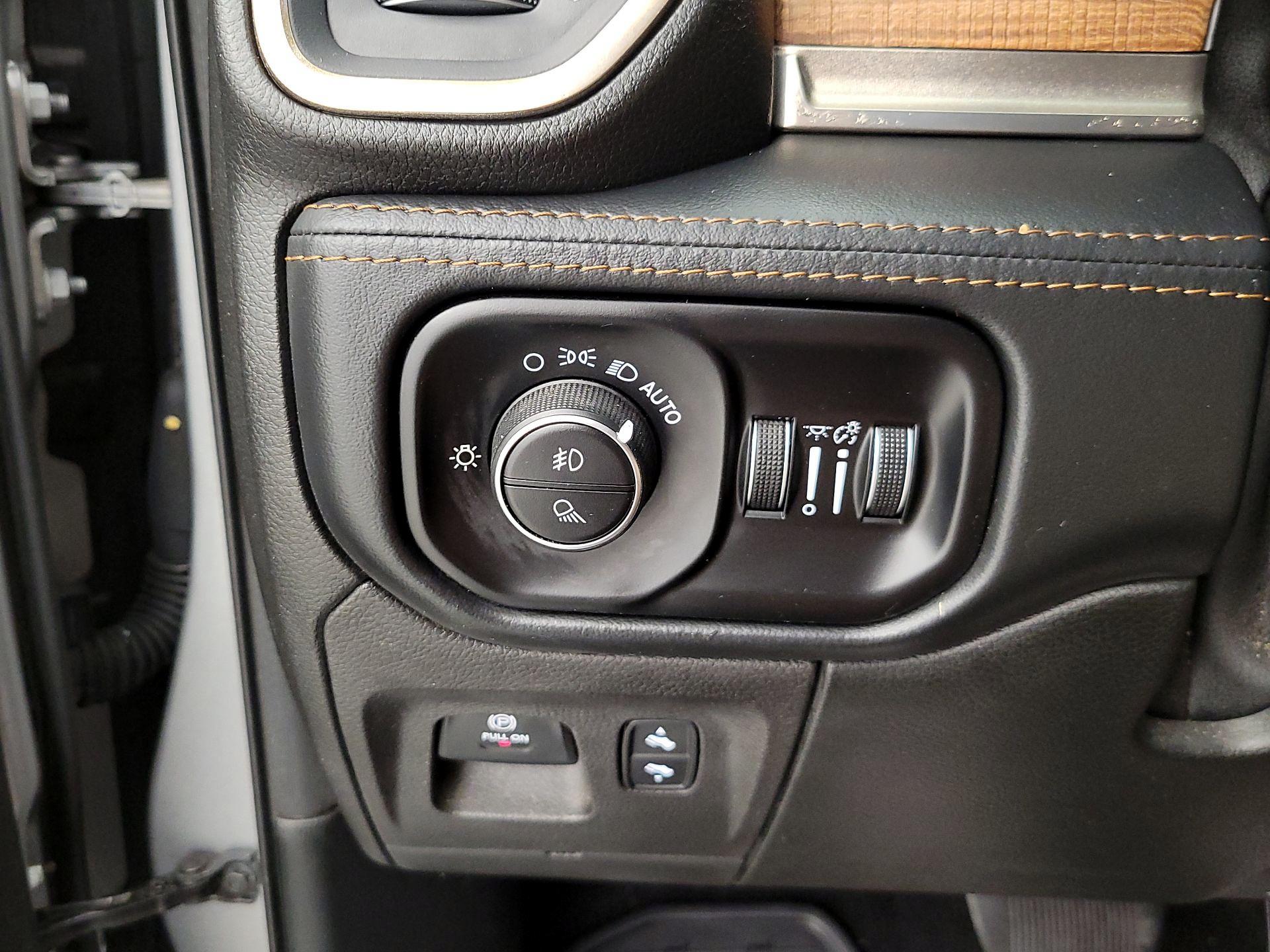Thumbnail: 2019 RAM 1500 - 13