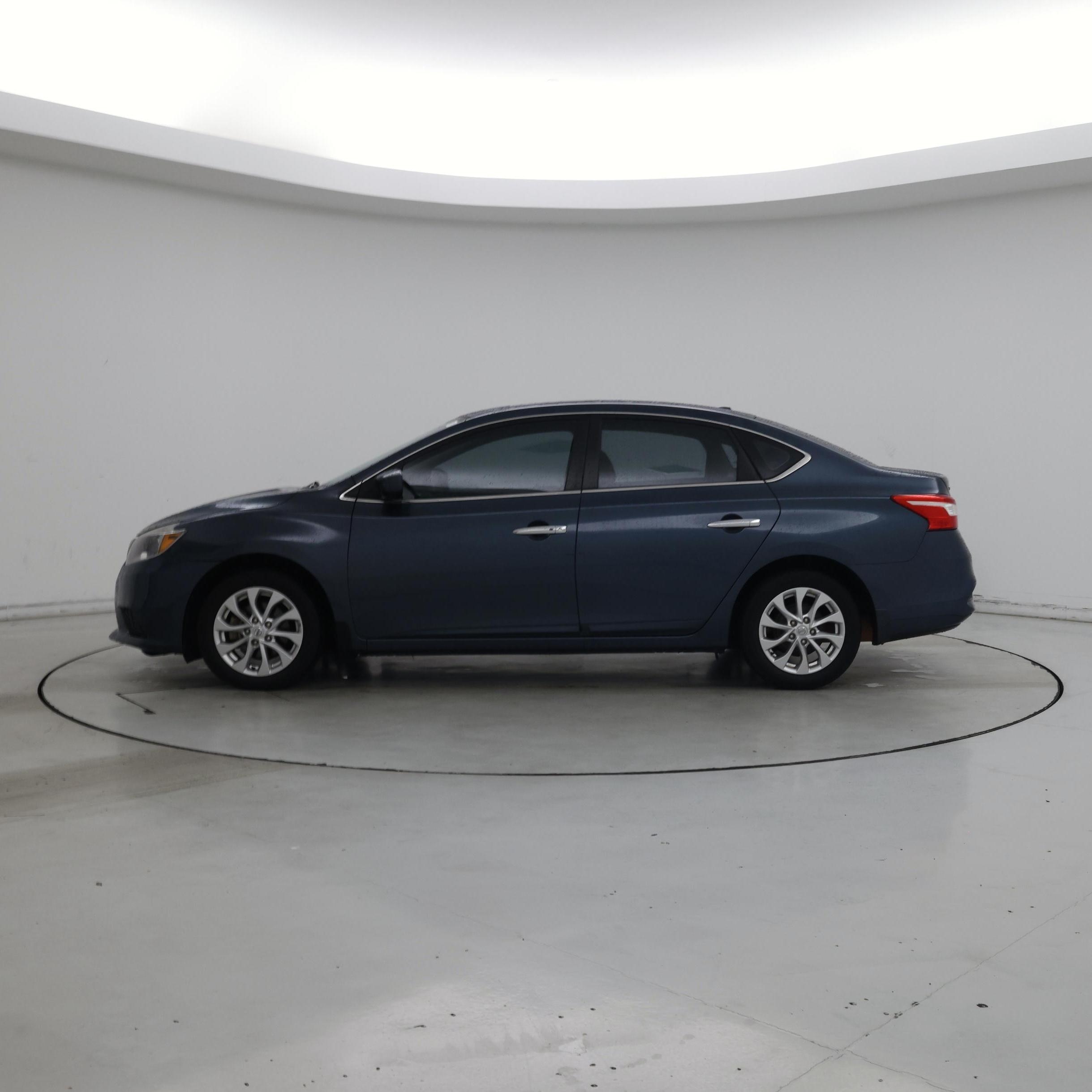Thumbnail: 2016 Nissan Sentra - 3