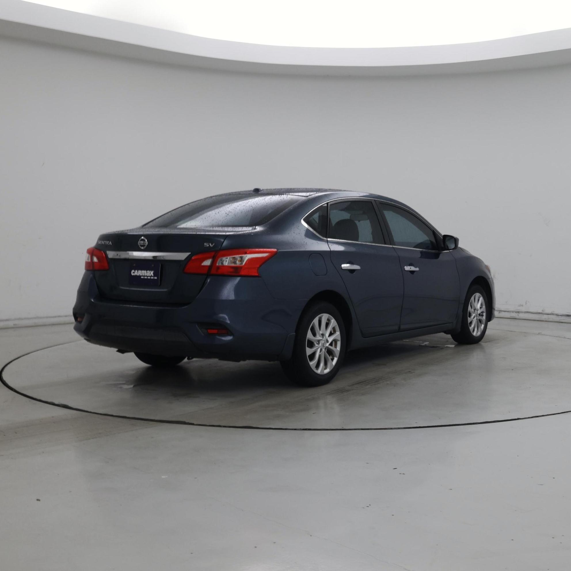 Thumbnail: 2016 Nissan Sentra - 8