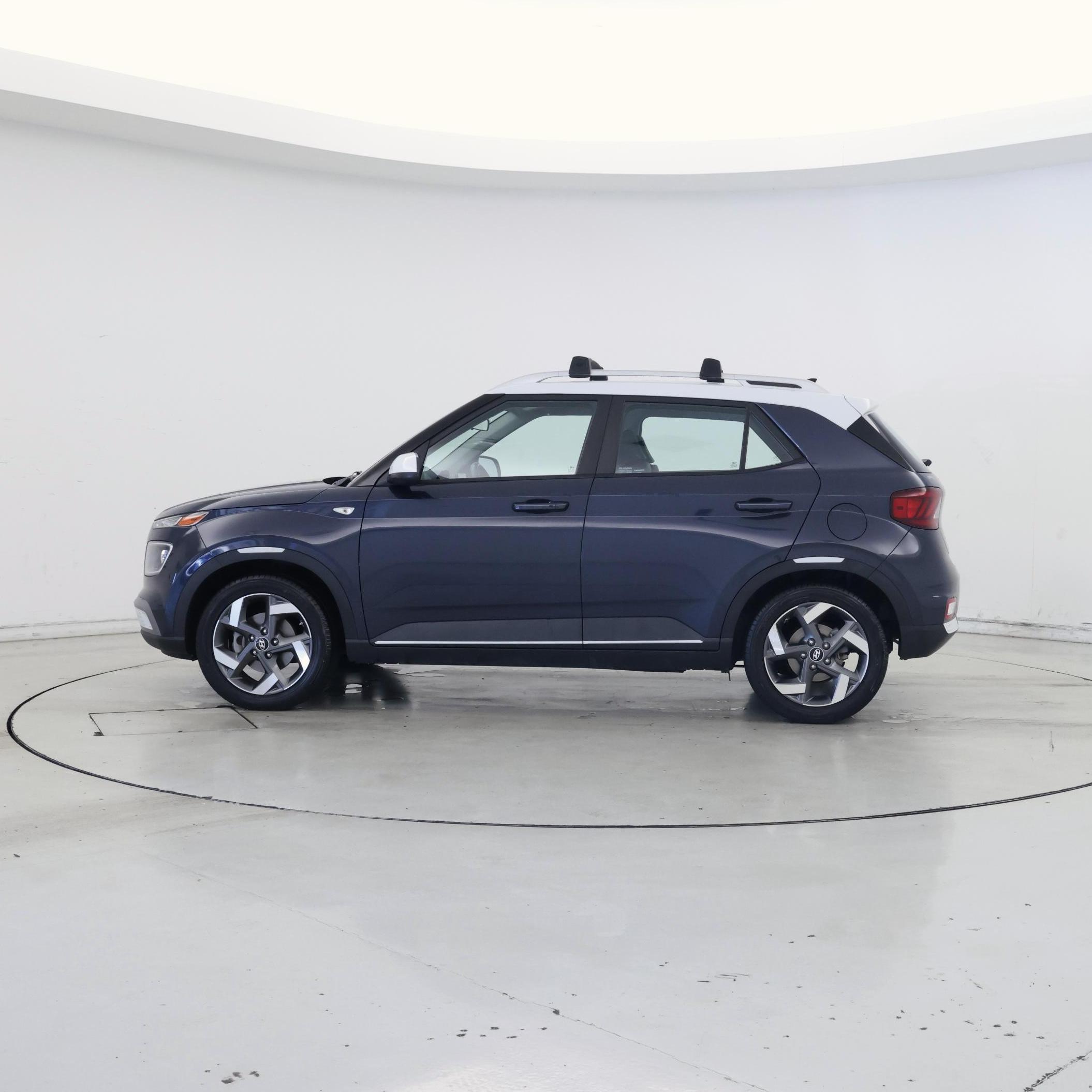 Thumbnail: 2021 Hyundai Venue - 3