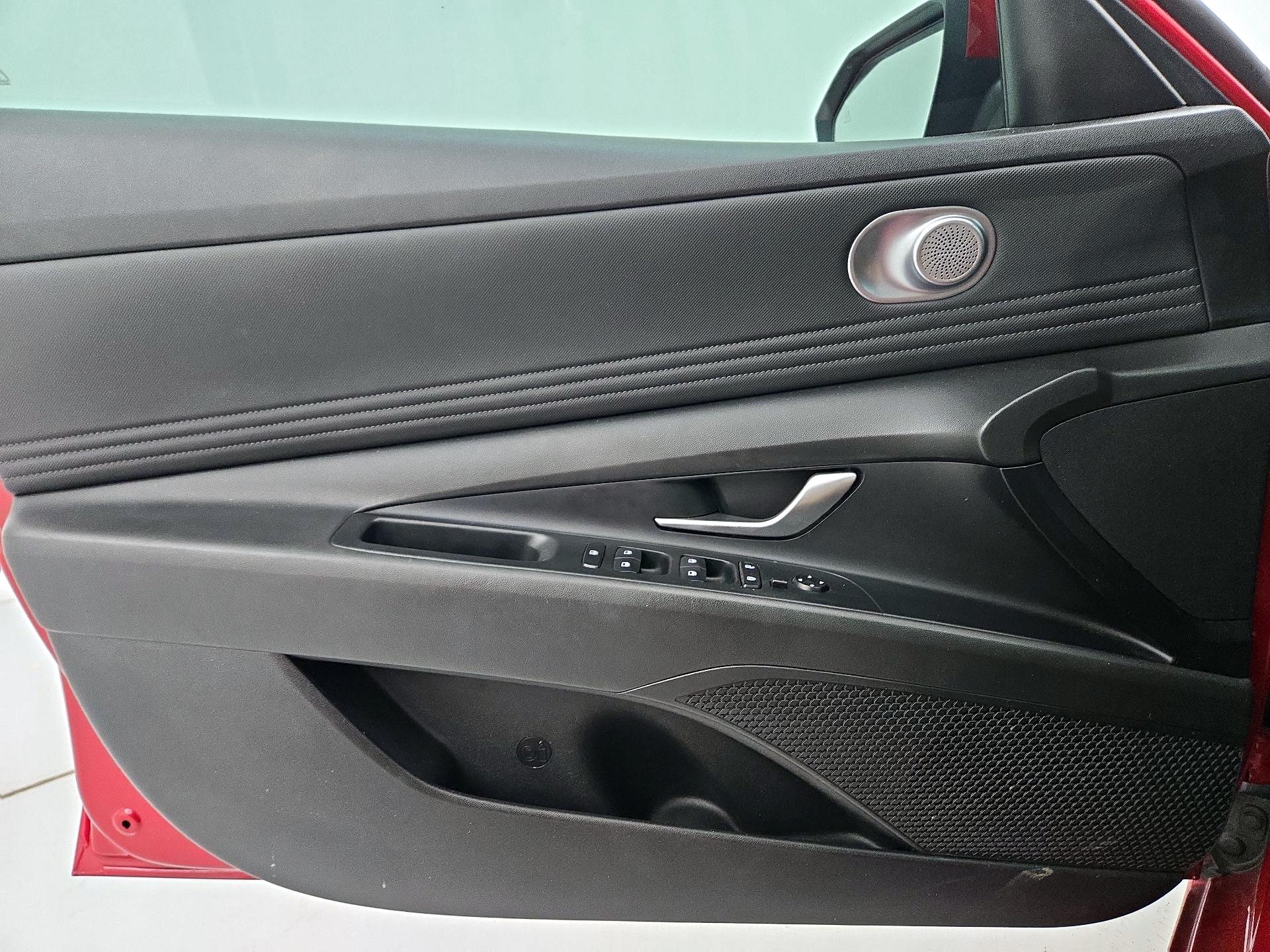 Thumbnail: 2023 Hyundai Elantra - 12