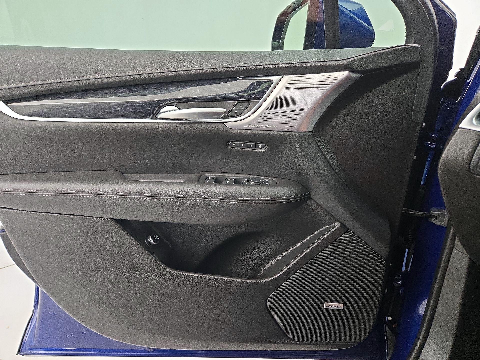 Thumbnail: 2023 Cadillac XT5 - 12