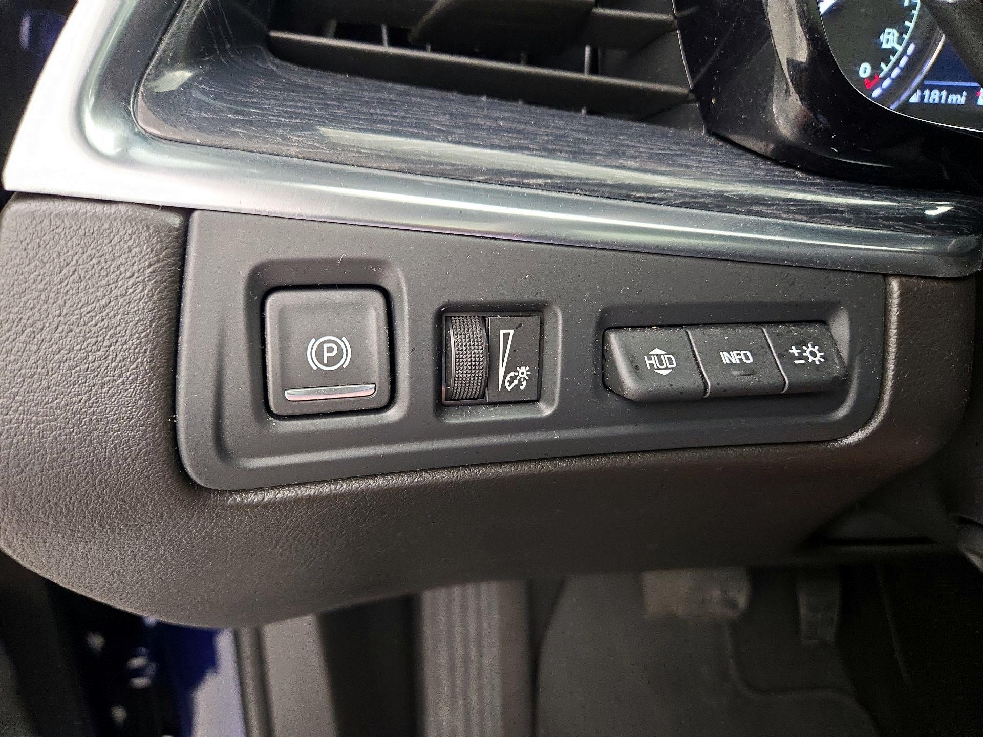Thumbnail: 2023 Cadillac XT5 - 13