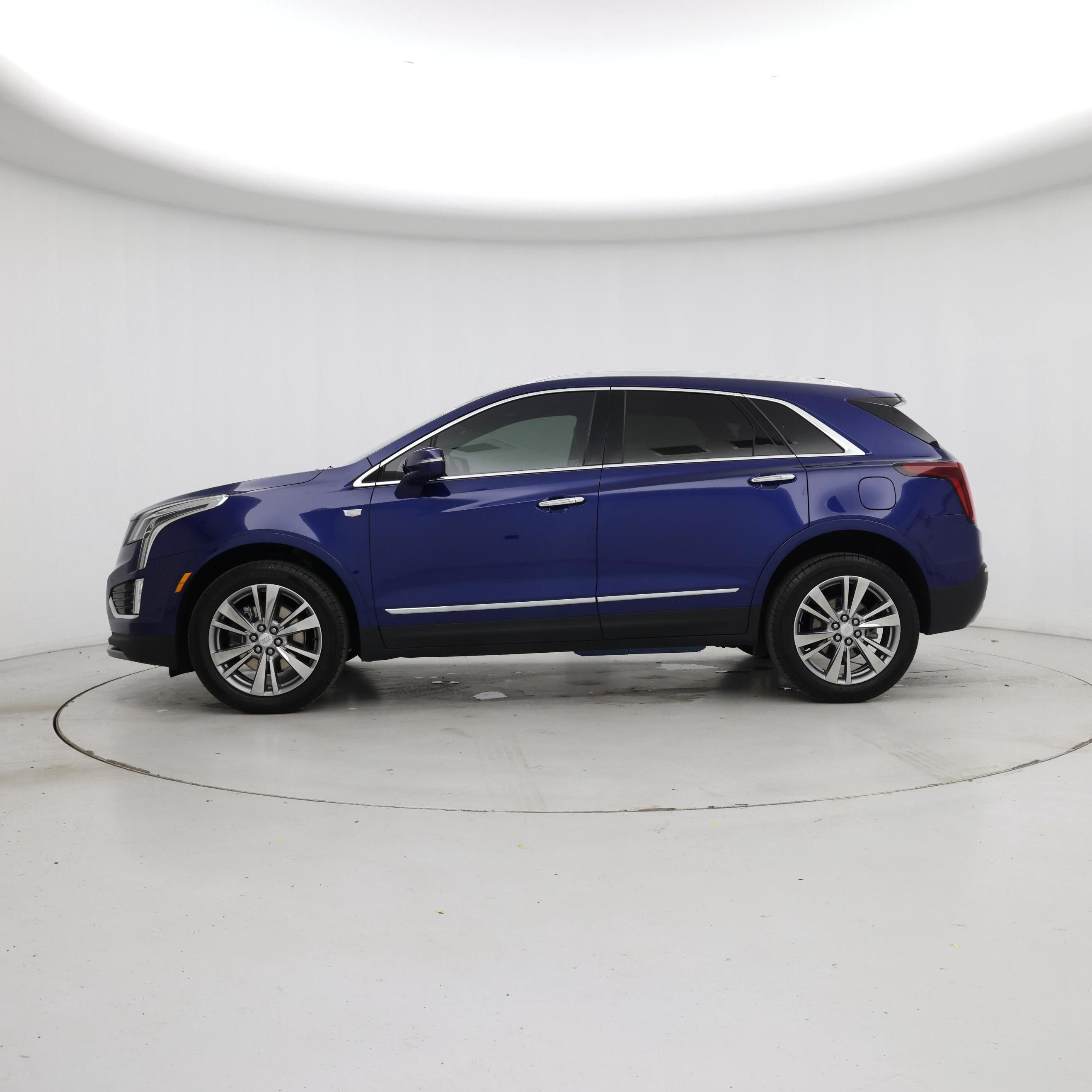 Thumbnail: 2023 Cadillac XT5 - 3