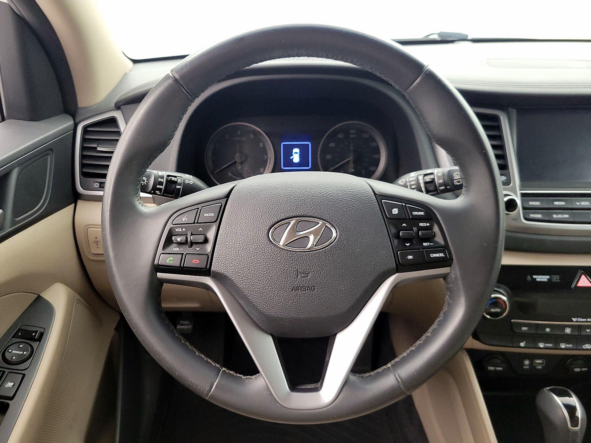 Thumbnail: 2016 Hyundai Tucson - 10