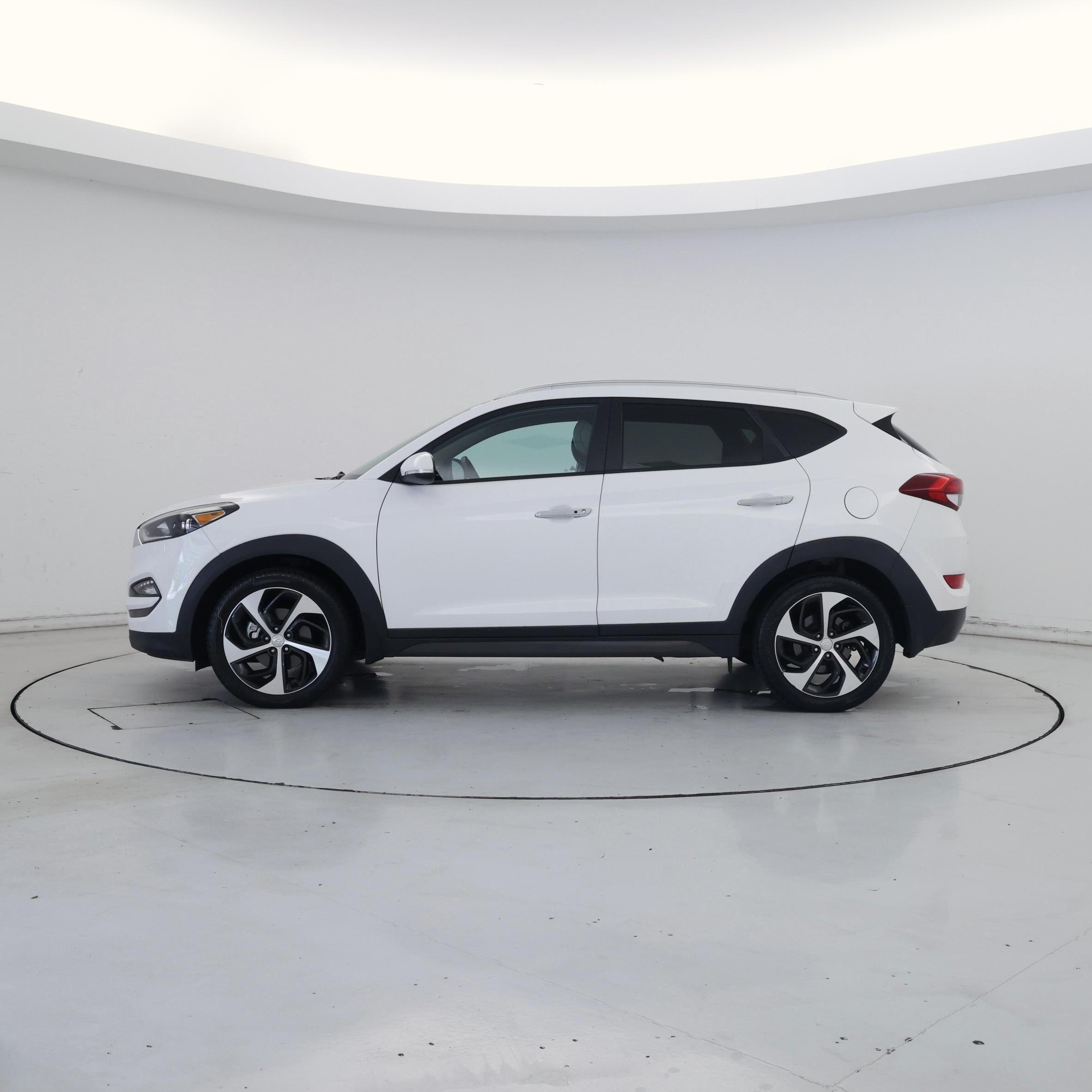 Thumbnail: 2016 Hyundai Tucson - 3