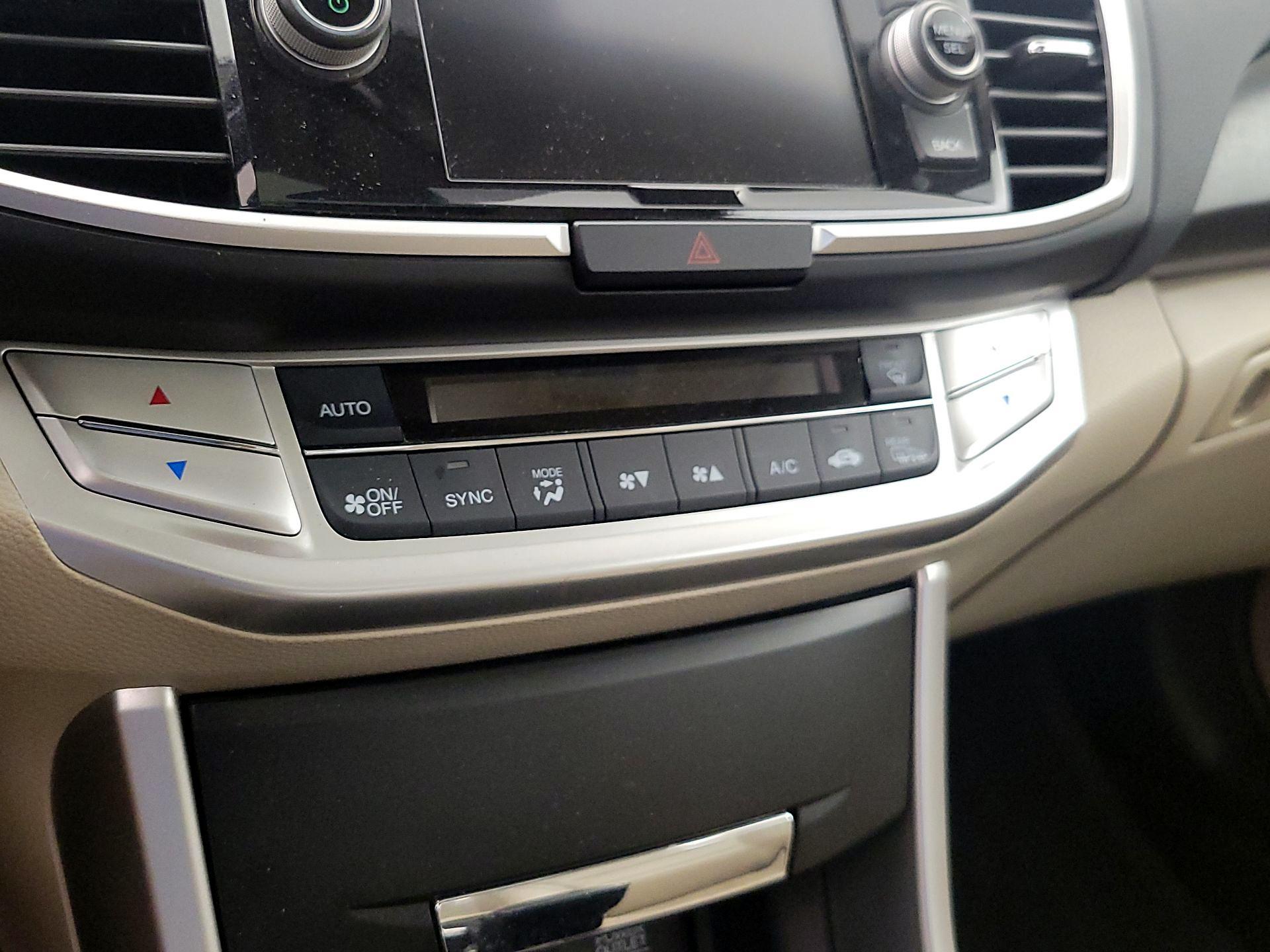 Thumbnail: 2015 Honda Accord - 16