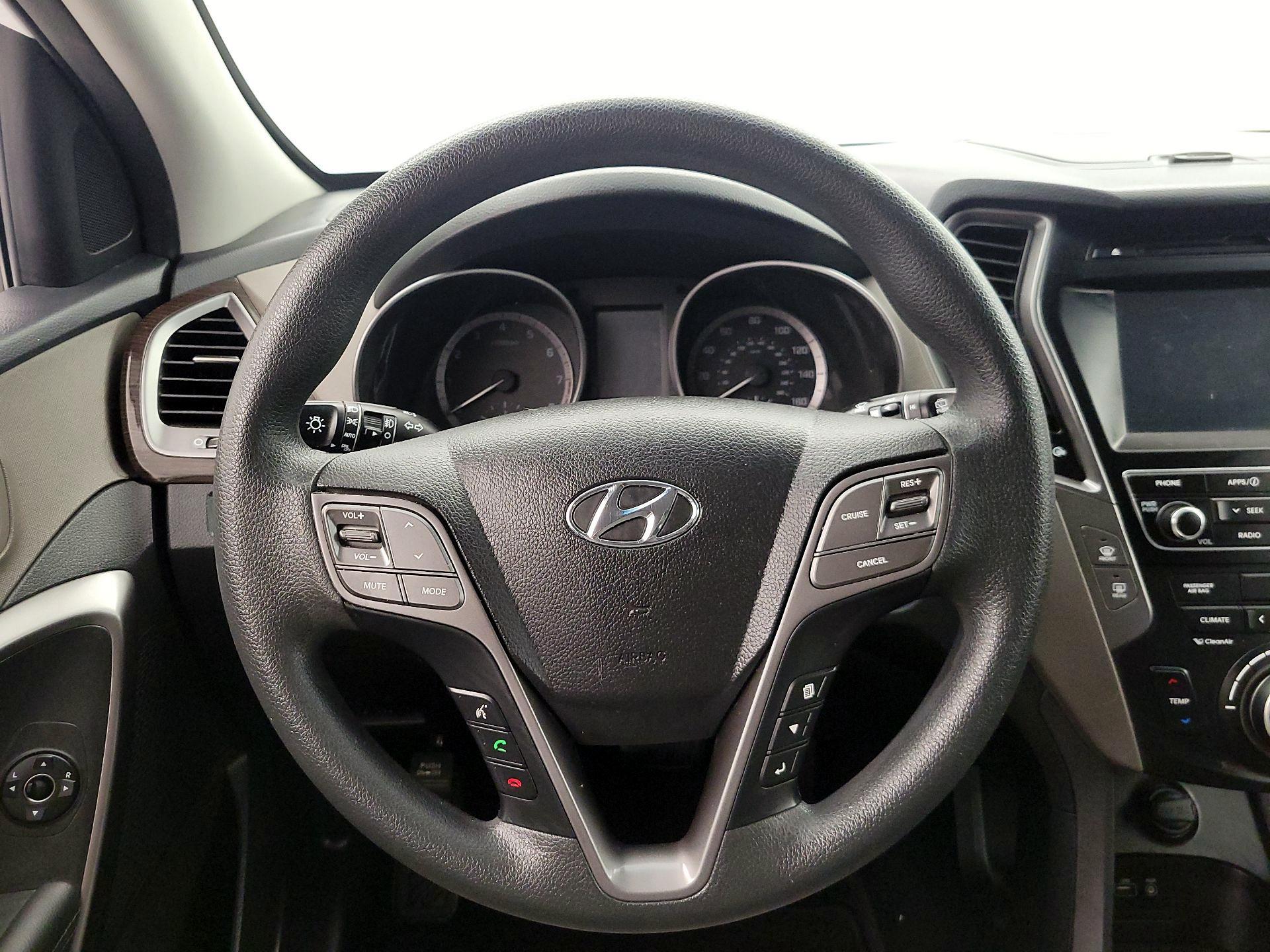 Thumbnail: 2018 Hyundai Santa Fe - 10
