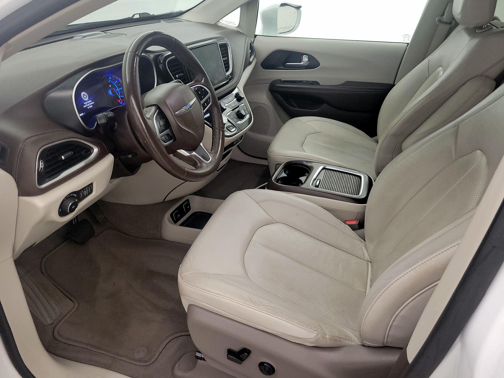 Thumbnail: 2021 Chrysler Pacifica - 11