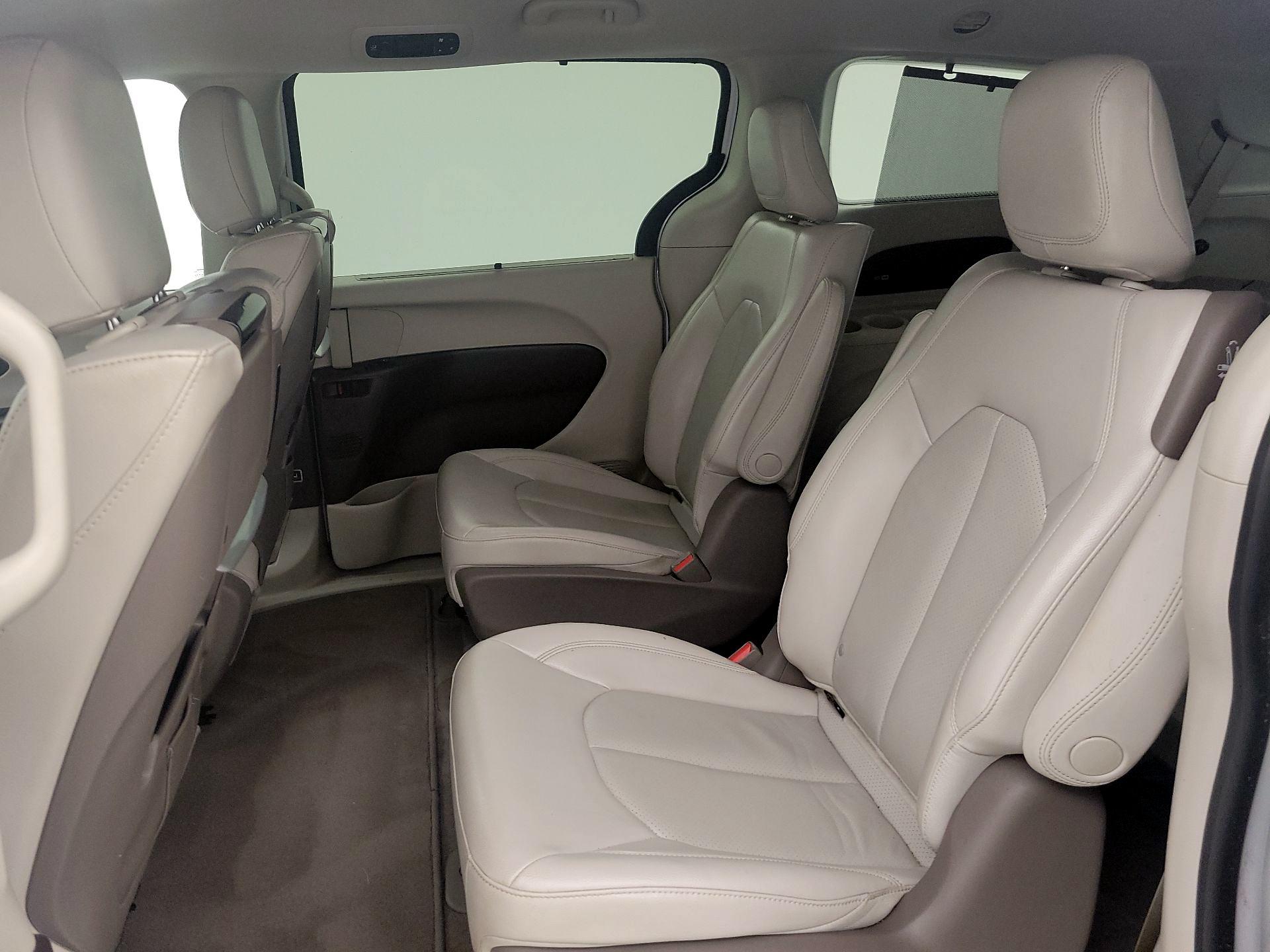 Thumbnail: 2021 Chrysler Pacifica - 20