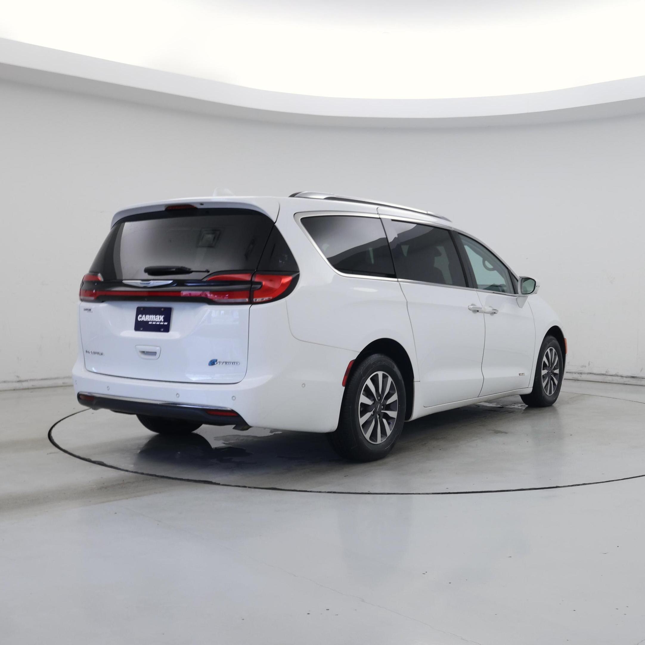 Thumbnail: 2021 Chrysler Pacifica - 8